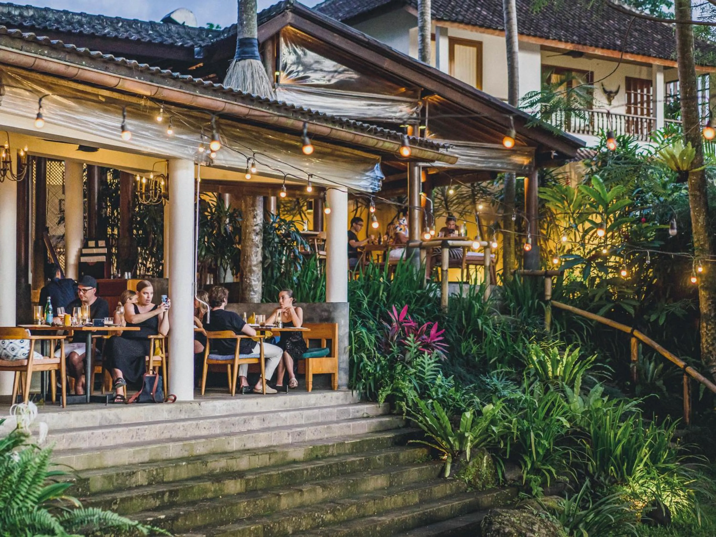 Restaurant/places to eat in The Sayan House Villas