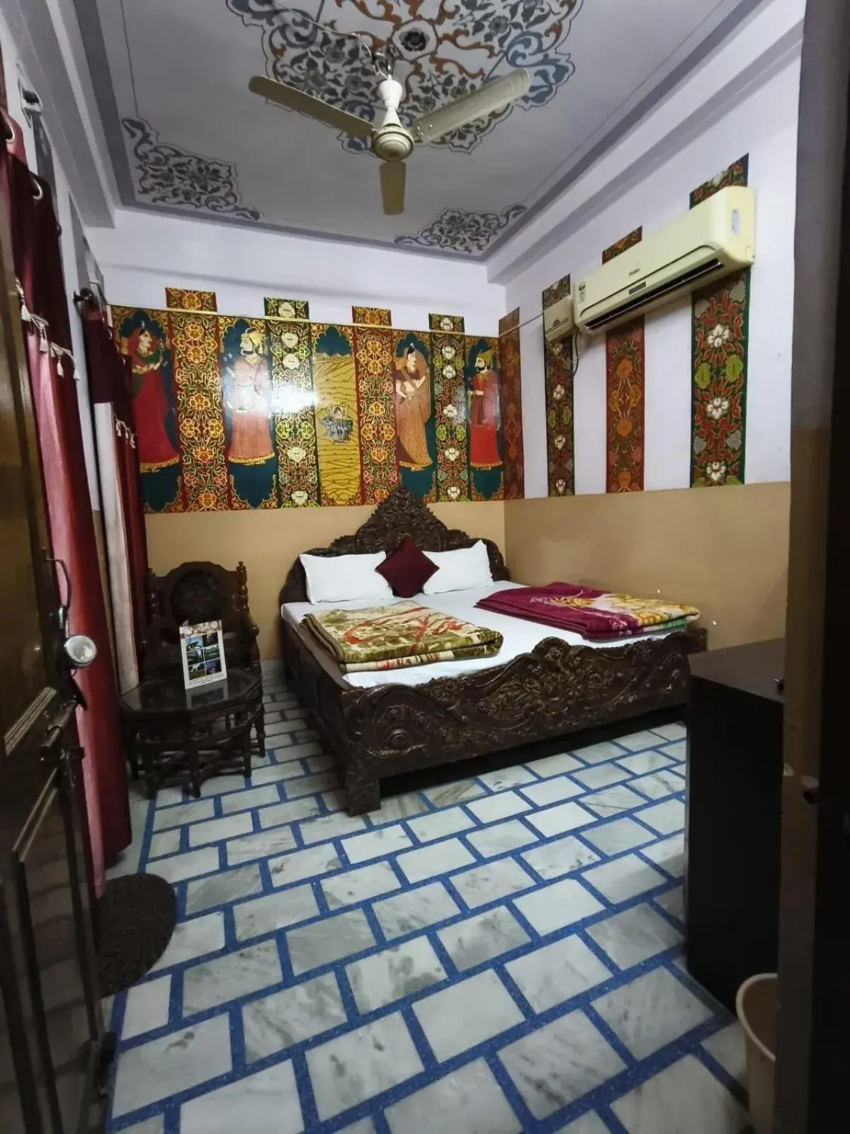 Bed in Jamna Vilas Guest House and Restaurant Bed in Jamna Vilas Guest House and Restaurant