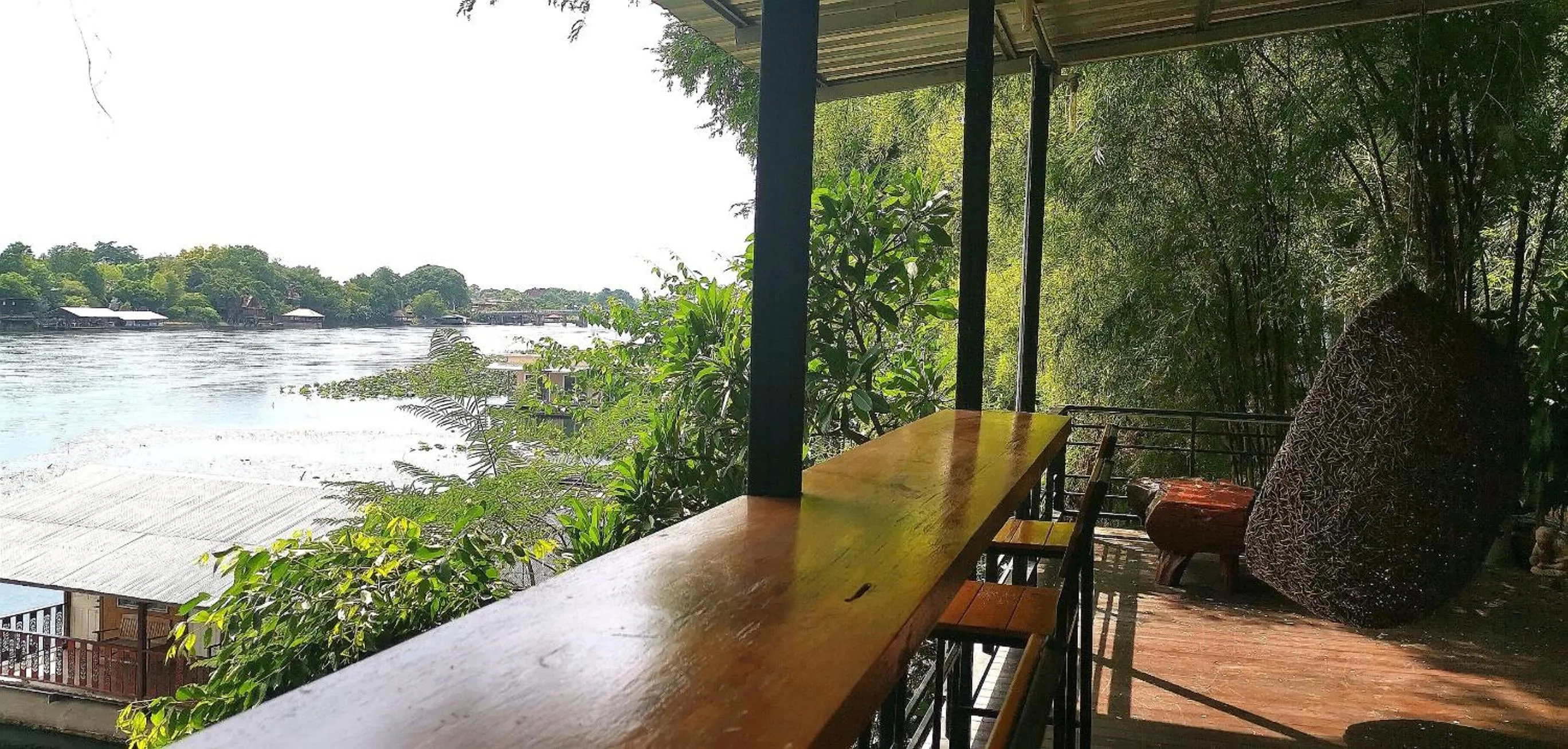 T & T Hostel Kanchanaburi