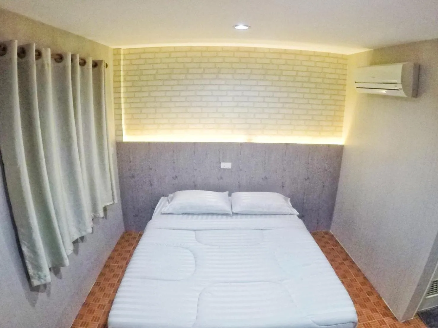 Bed in T & T Hostel Kanchanaburi