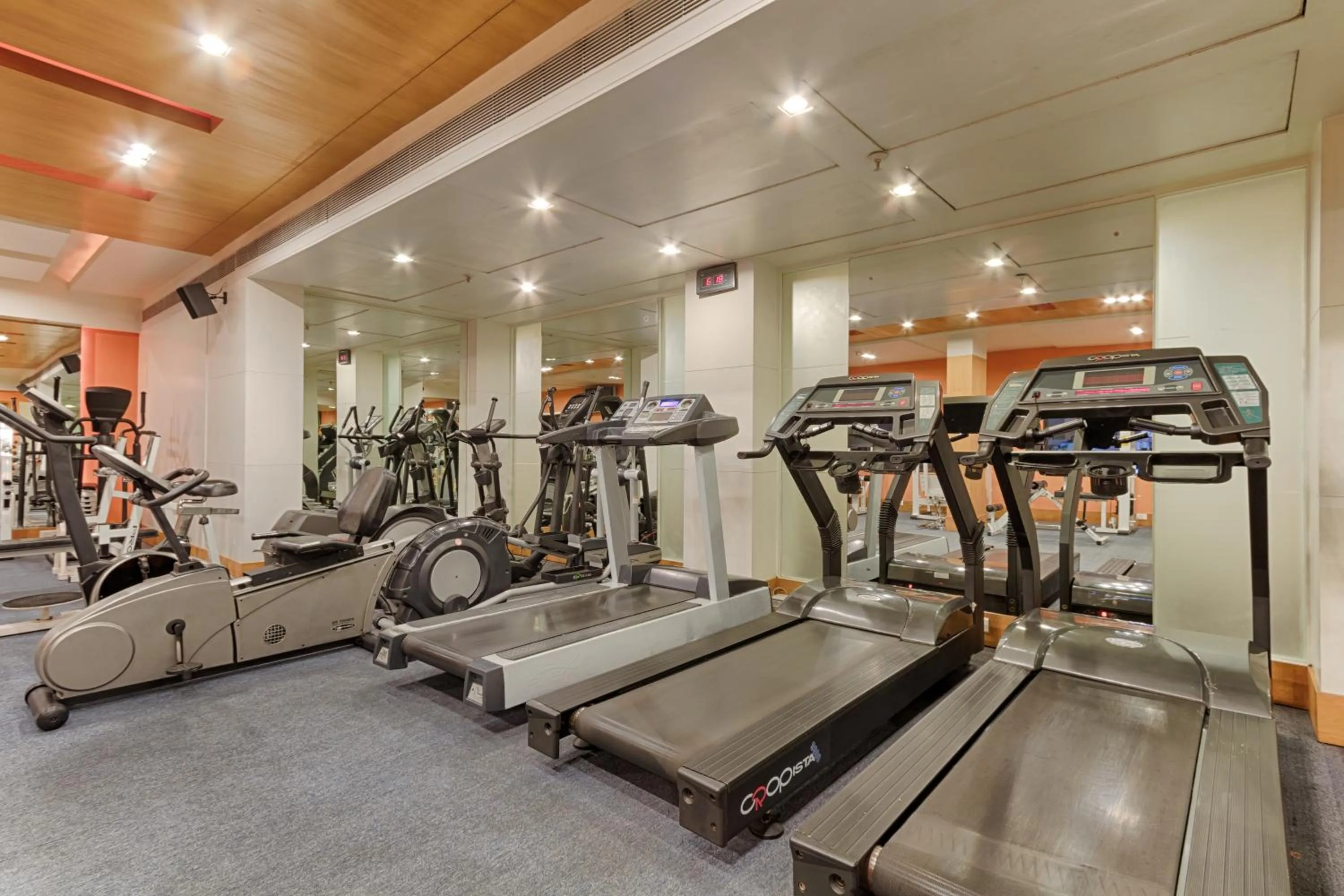 Fitness centre/facilities in Quality Hotel D V Manor