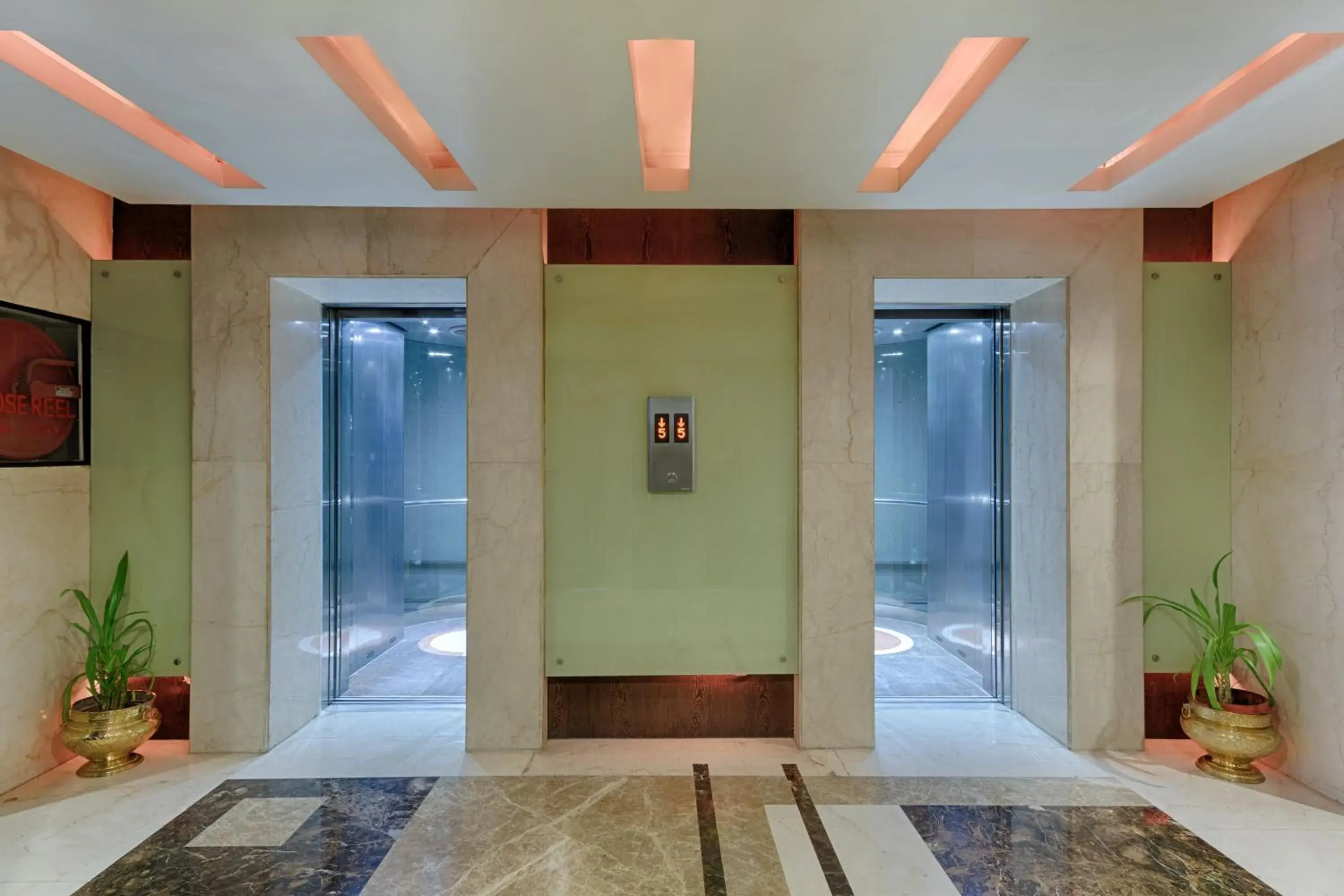 Property building in Quality Hotel D V Manor Property building in Quality Hotel D V Manor