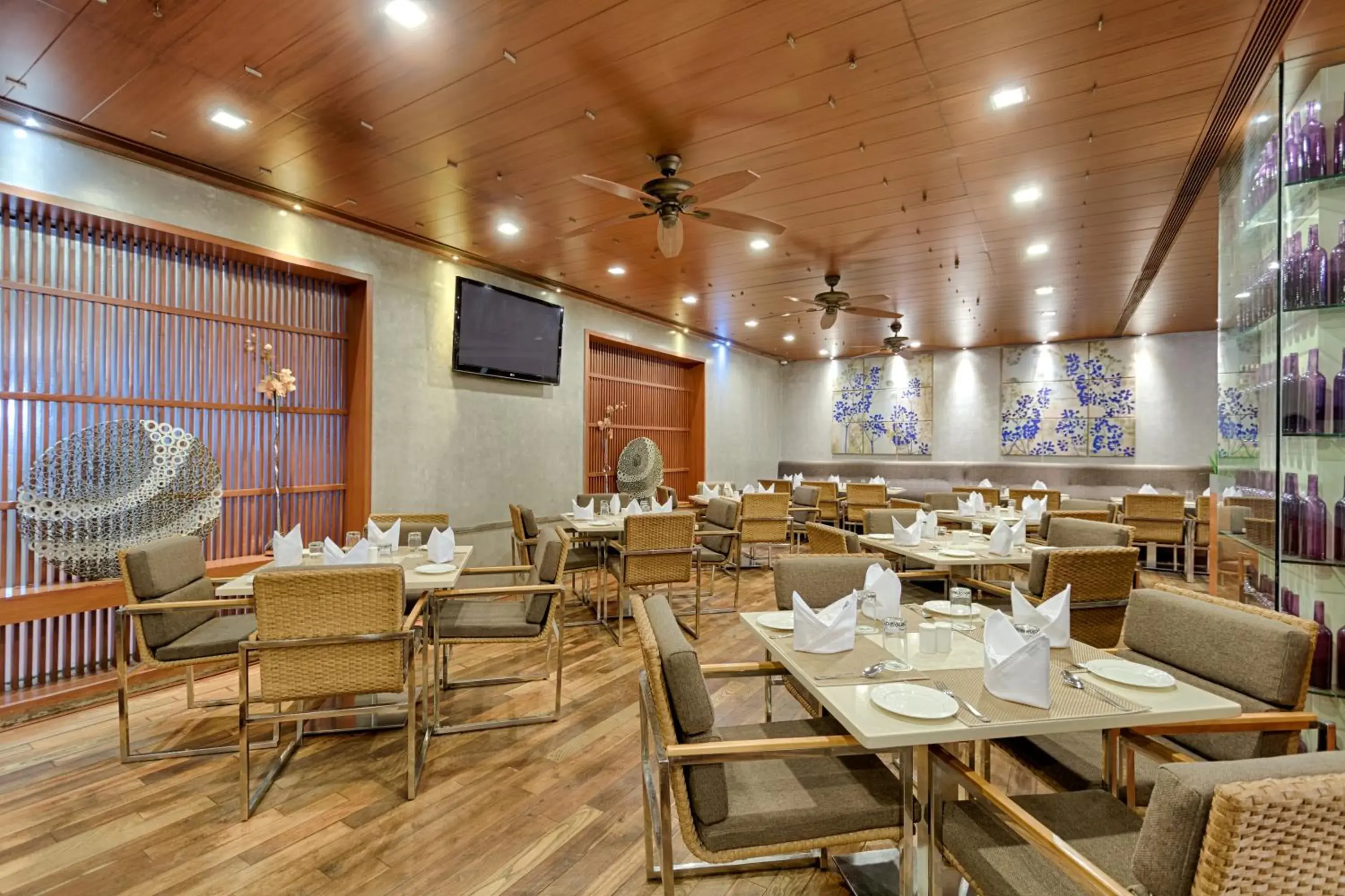 Restaurant/places to eat in Quality Hotel D V Manor Restaurant/places to eat in Quality Hotel D V Manor