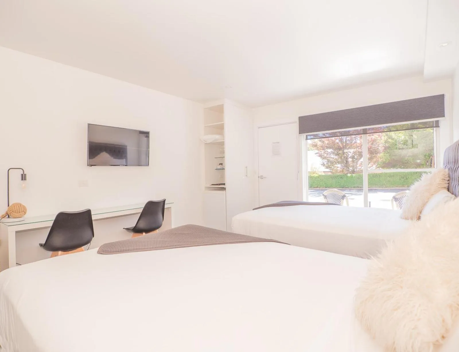 Bedroom, Bed in Tower Motel Marysville