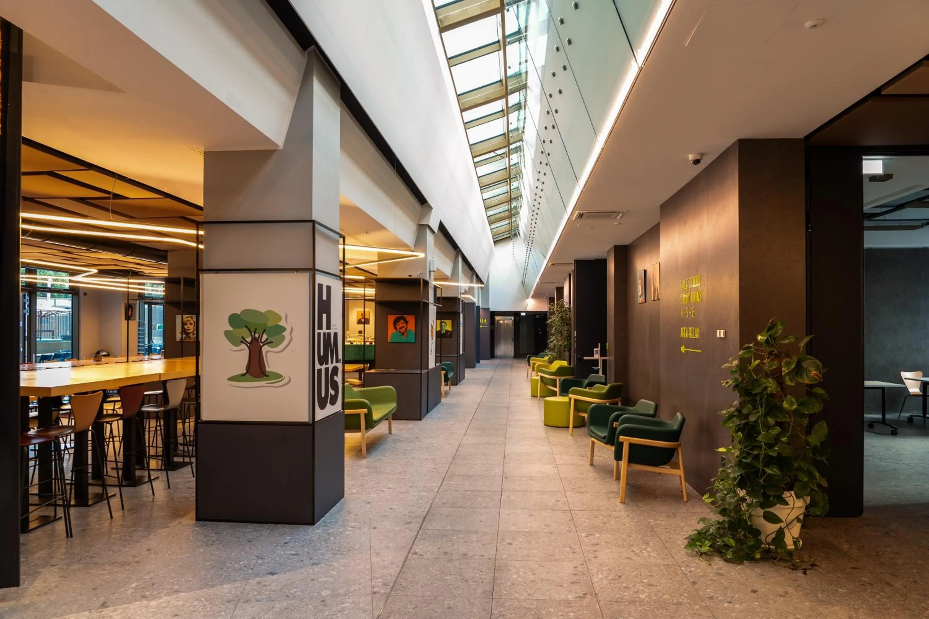 Property building in Camplus Firenze Fortezza Casa Per Ferie