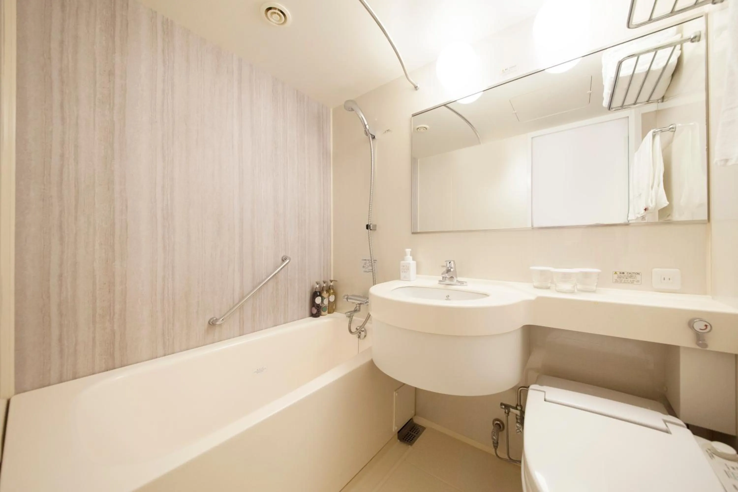 Shower in Richmond Hotel Naha Kumoji