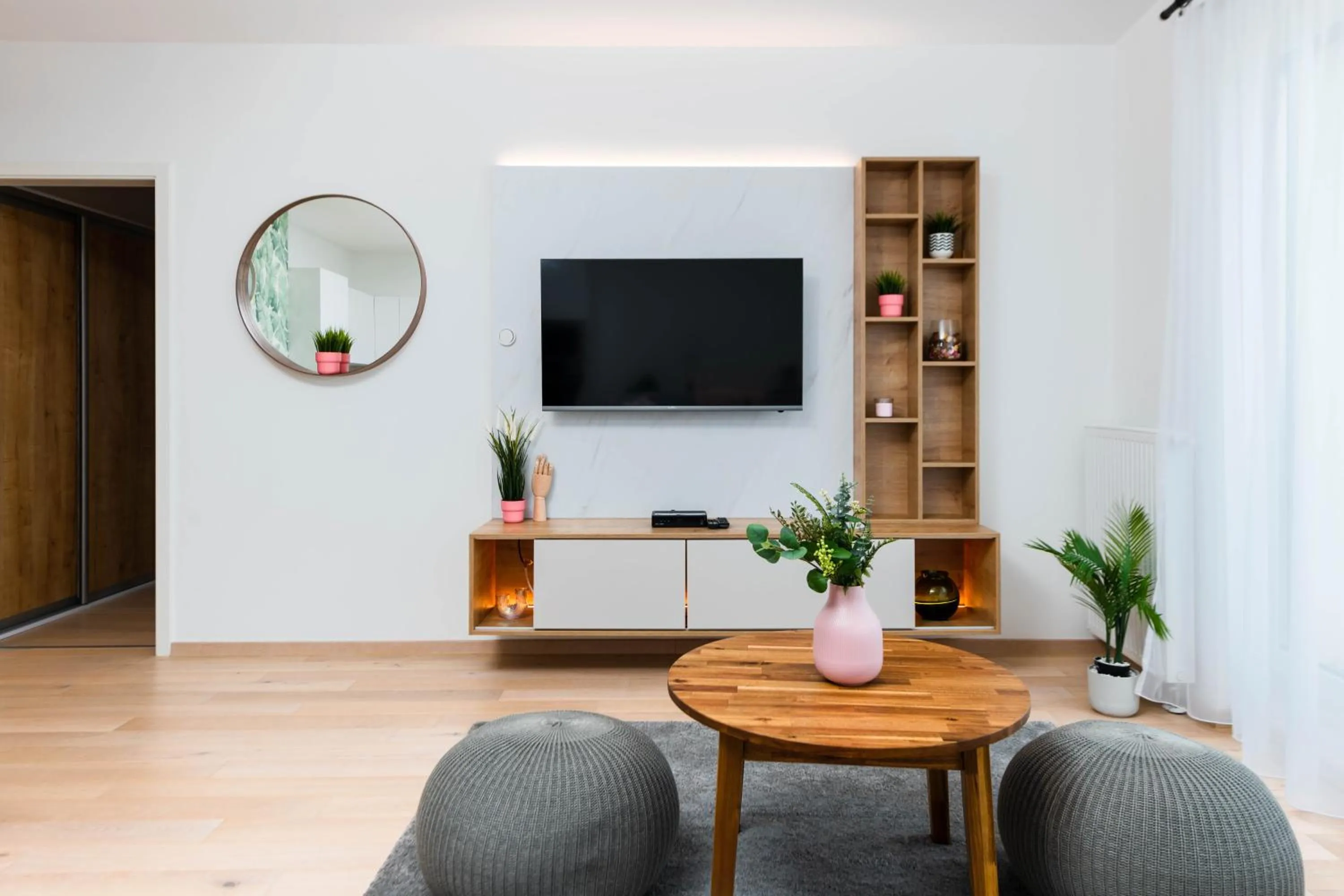 Communal lounge/ TV room in Elisabeth Downtown Apartments by FirstHost