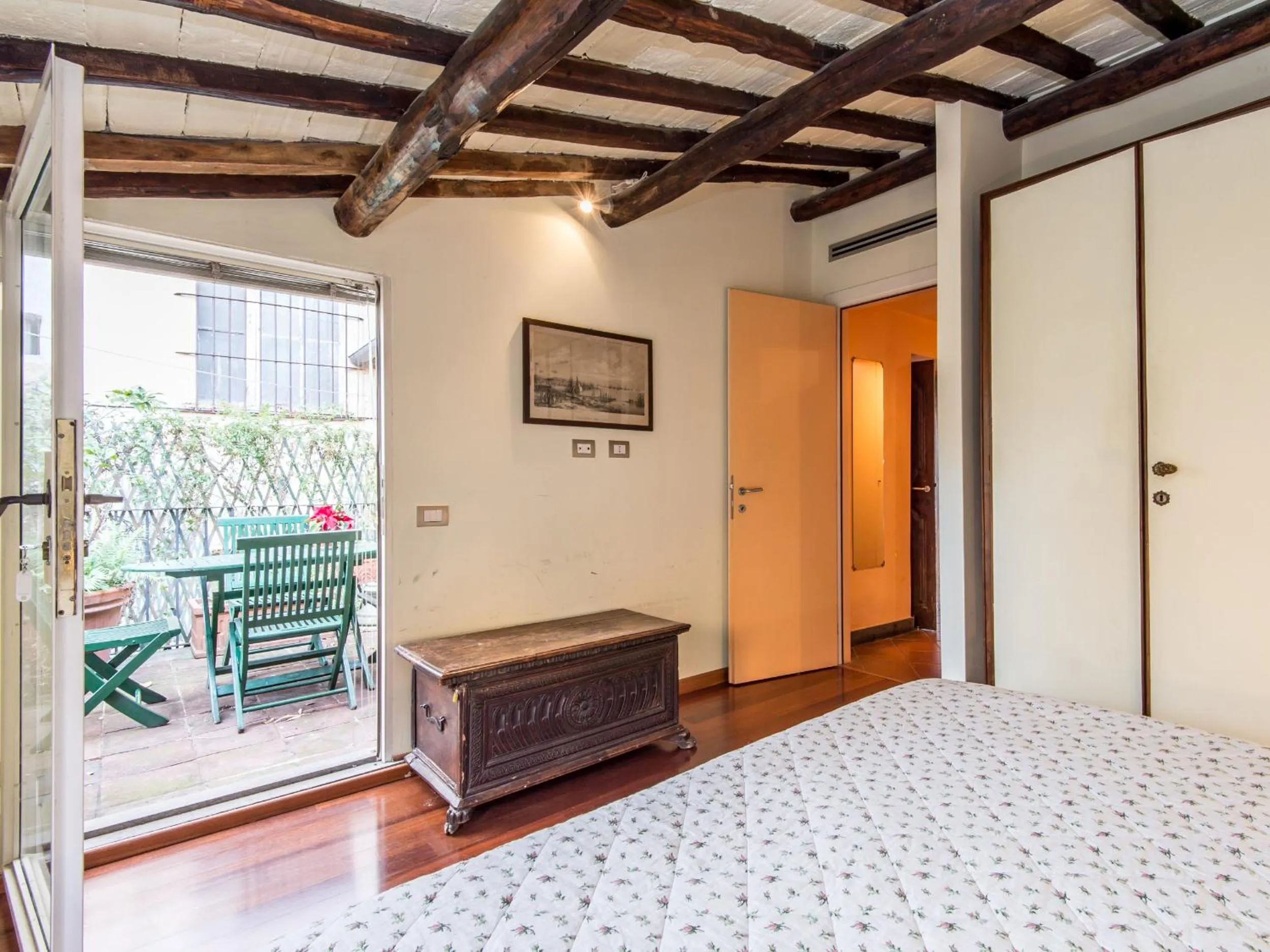 Bed in Campo de Fiori Luxury House