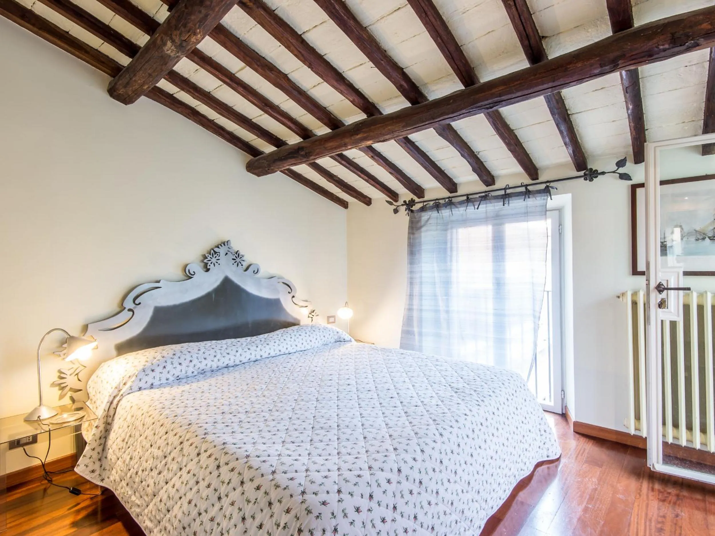 Bed in Campo de Fiori Luxury House