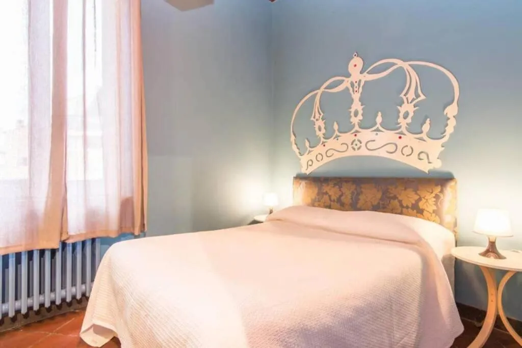 Bed in Campo de Fiori Luxury House