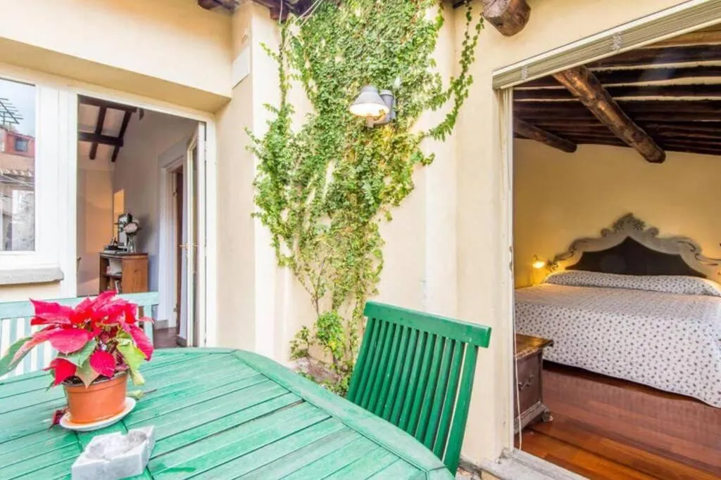 Bed in Campo de Fiori Luxury House