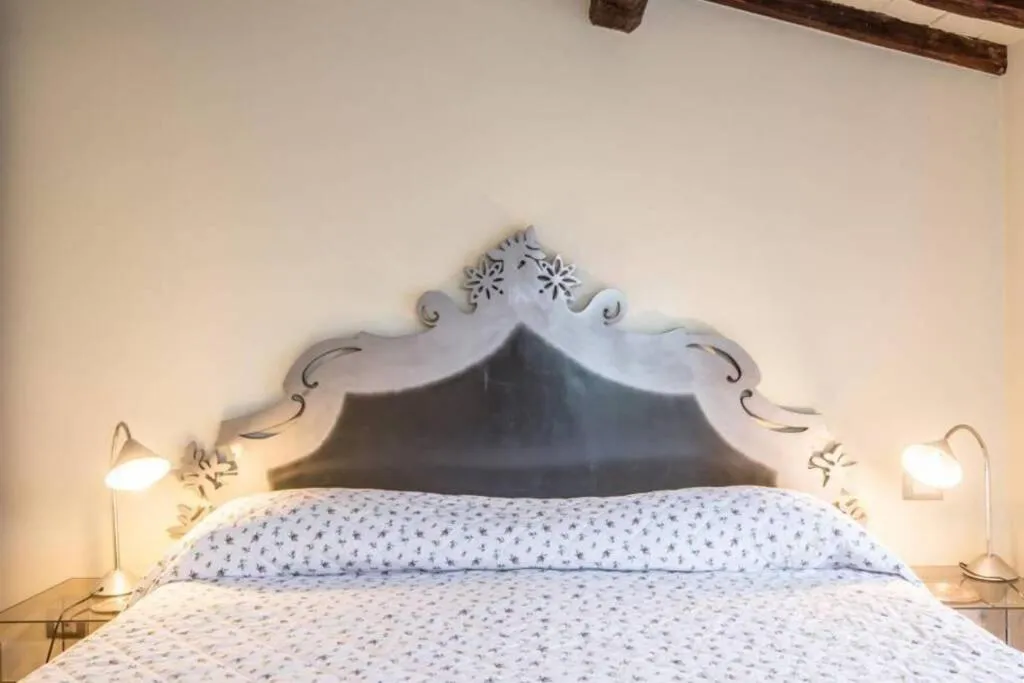 Bed in Campo de Fiori Luxury House