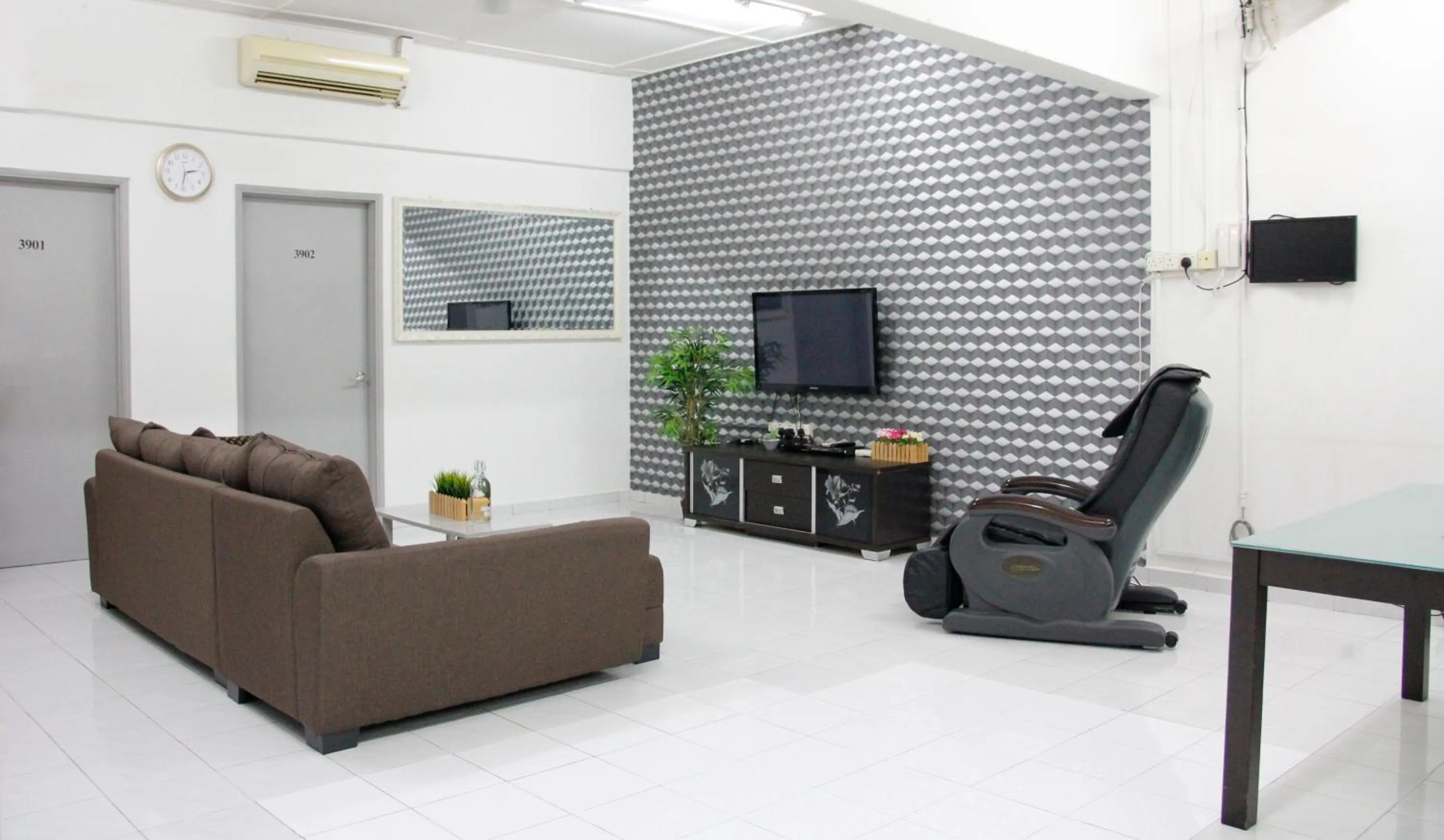 TV and multimedia in 39 Guest House