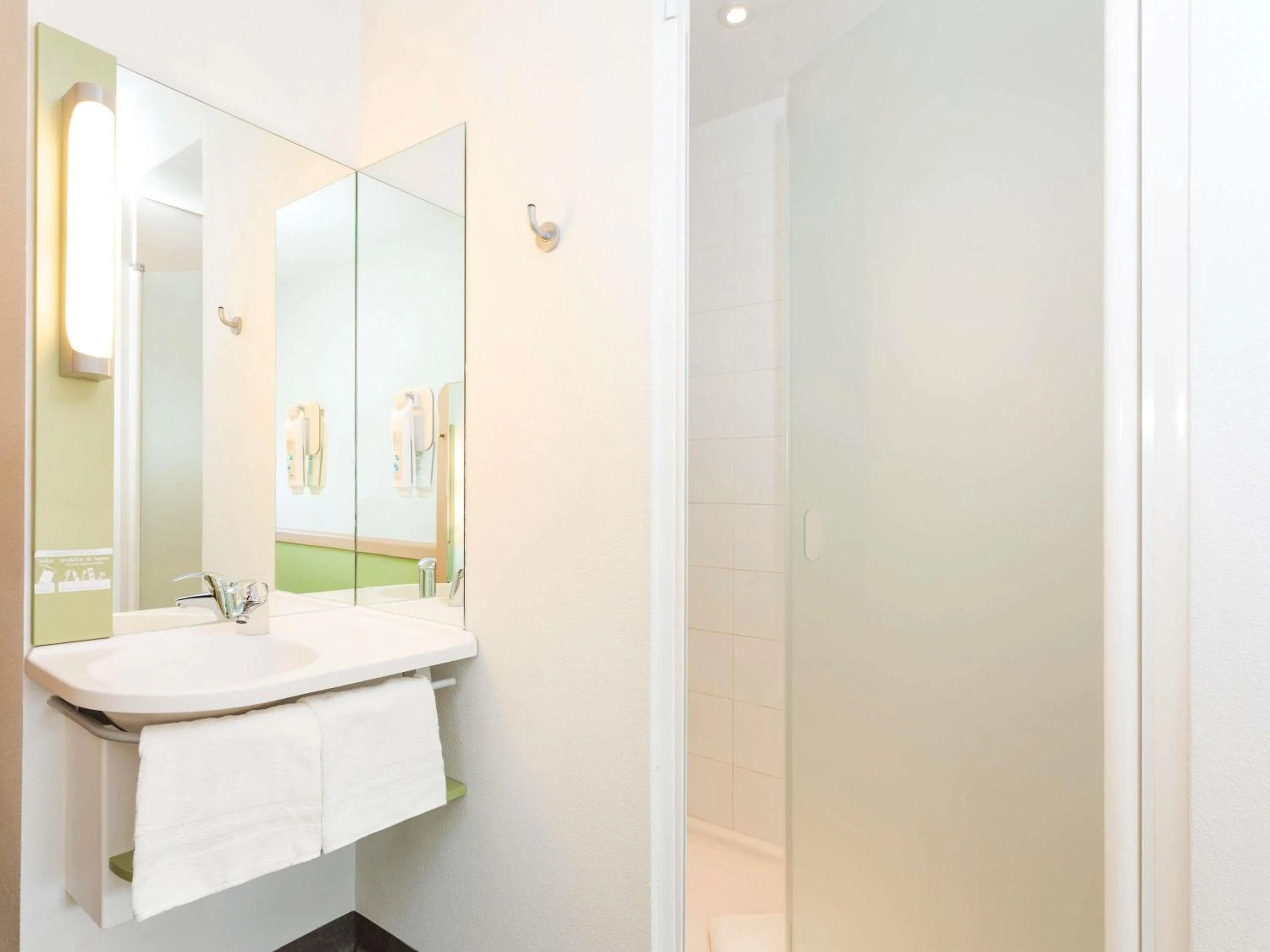 Bedroom in Ibis Budget Madrid Vallecas