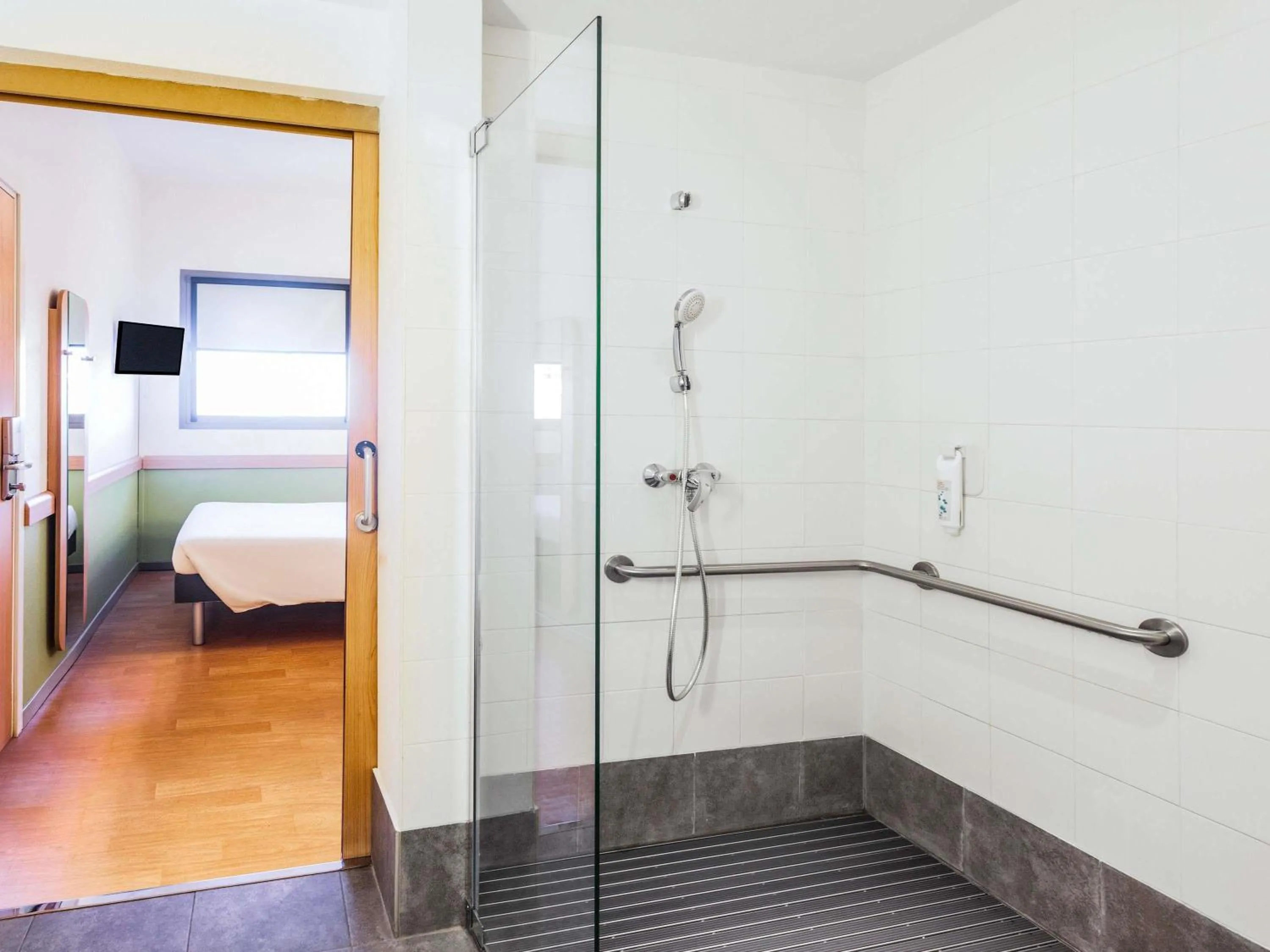 Bedroom, Bed in Ibis Budget Madrid Vallecas