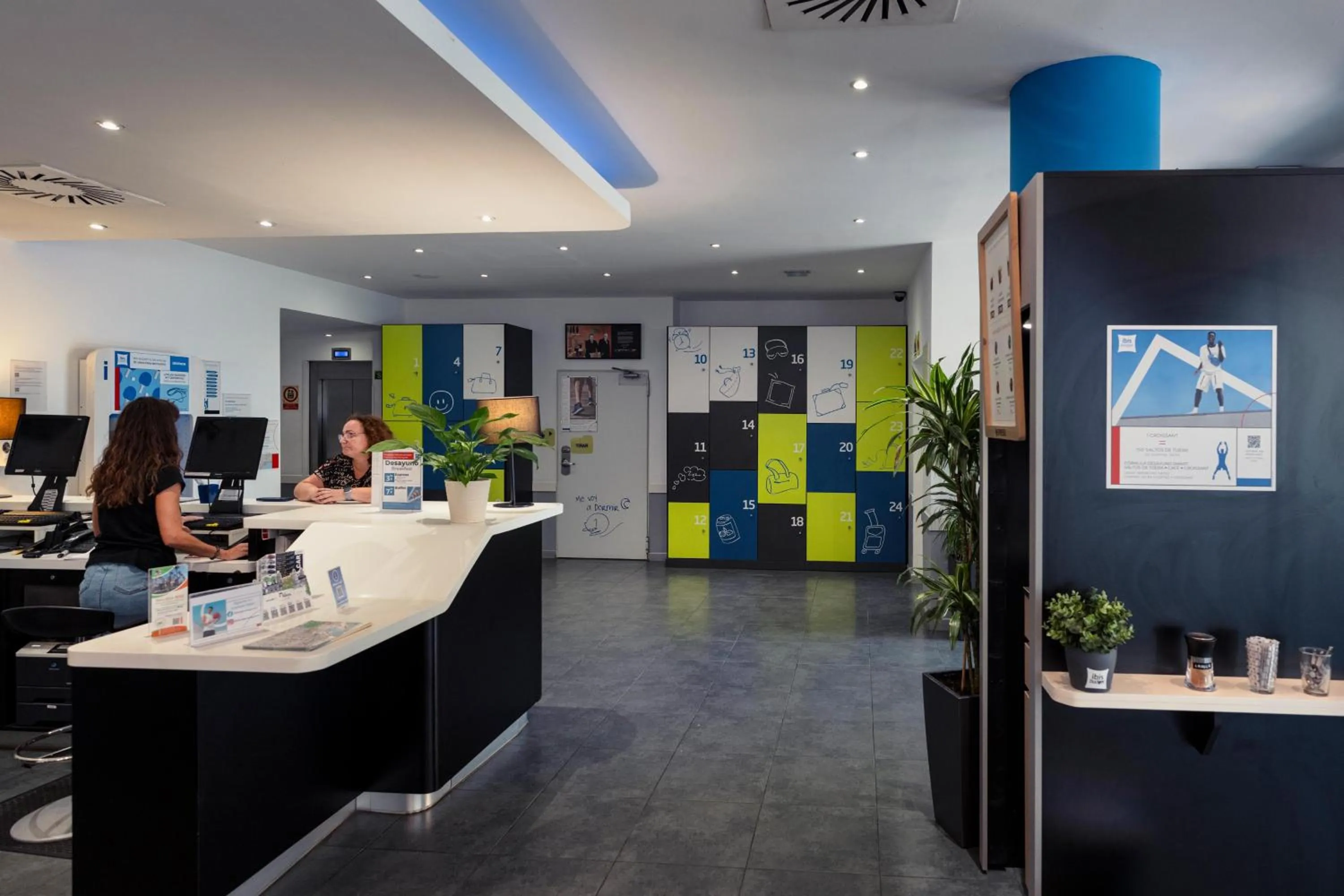 Lobby or reception in Ibis Budget Málaga Centro