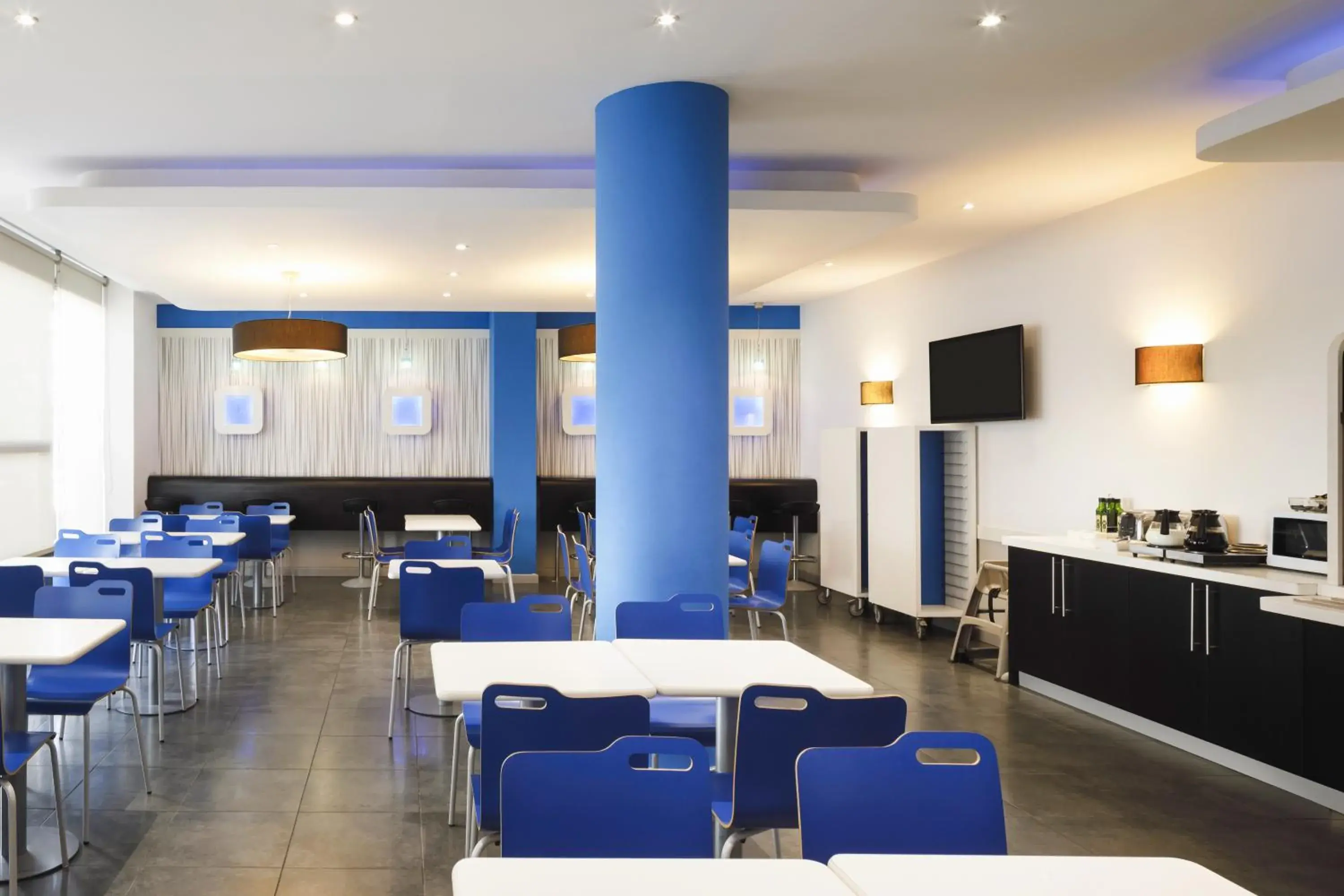 Restaurant/places to eat in Ibis Budget Málaga Centro Restaurant/places to eat in Ibis Budget Málaga Centro