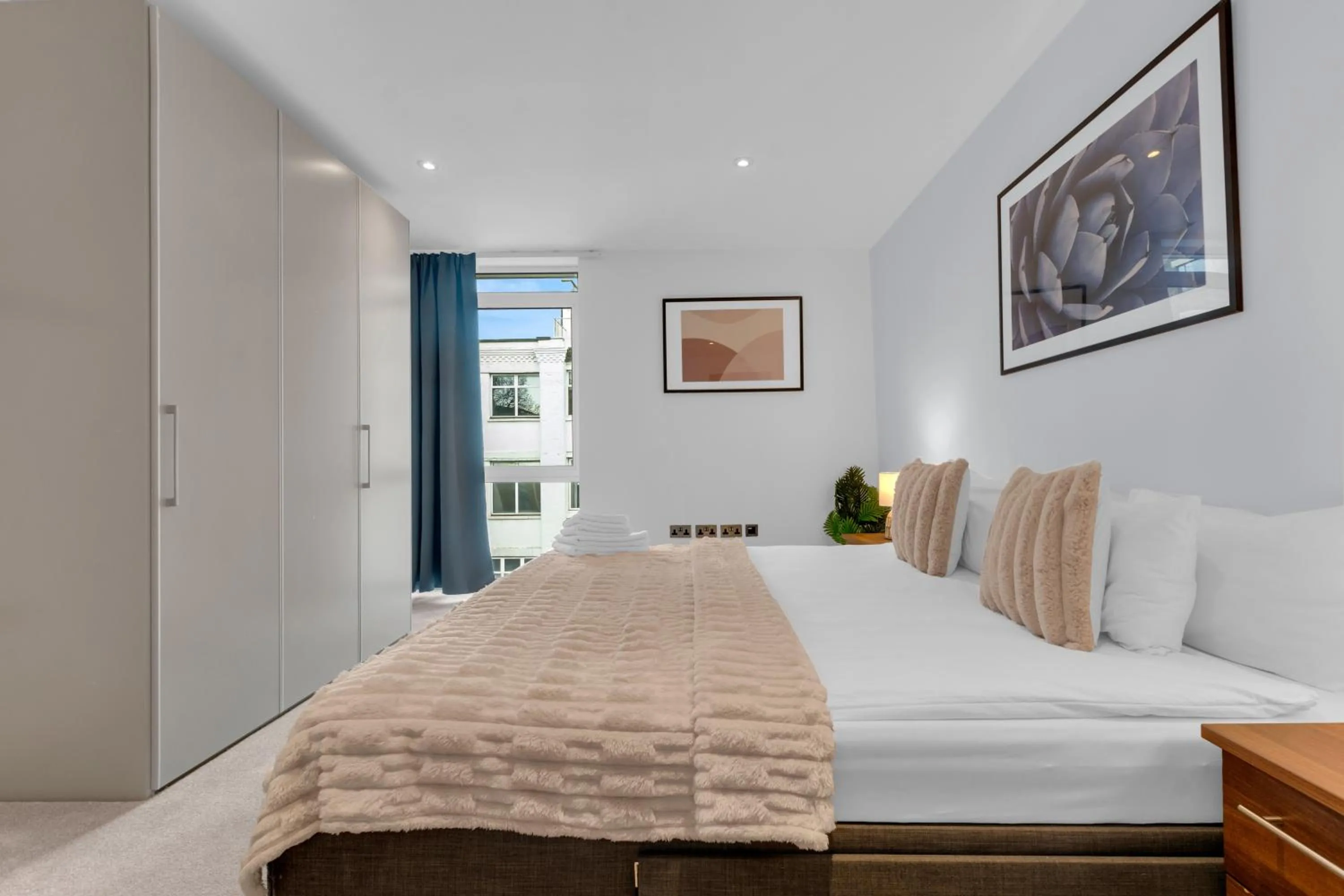Bed in MySquare Two Bed Serviced Apt in Old Street