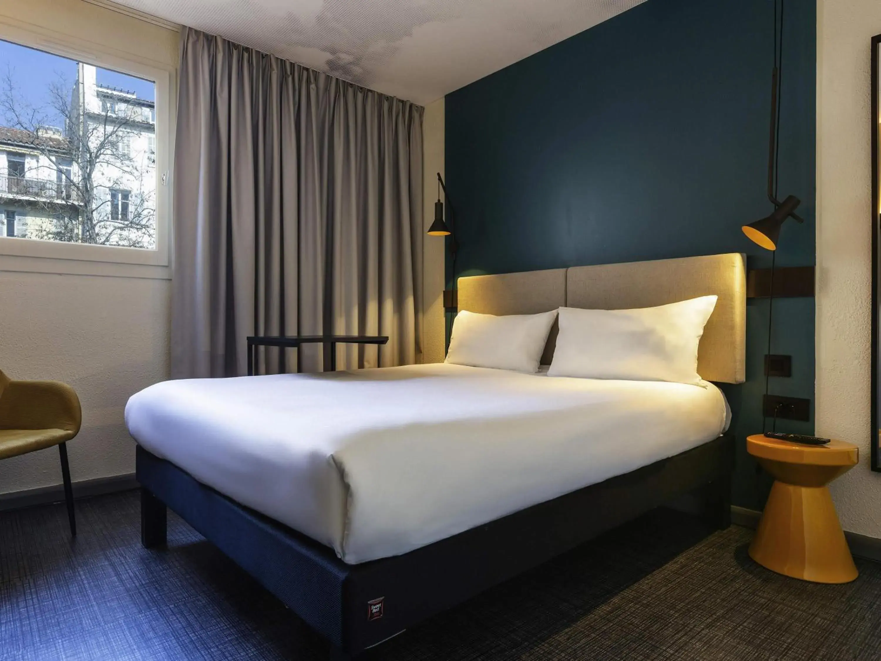 Bedroom, Bed in Ibis Marseille Centre Prefecture Bedroom, Bed in Ibis Marseille Centre Prefecture