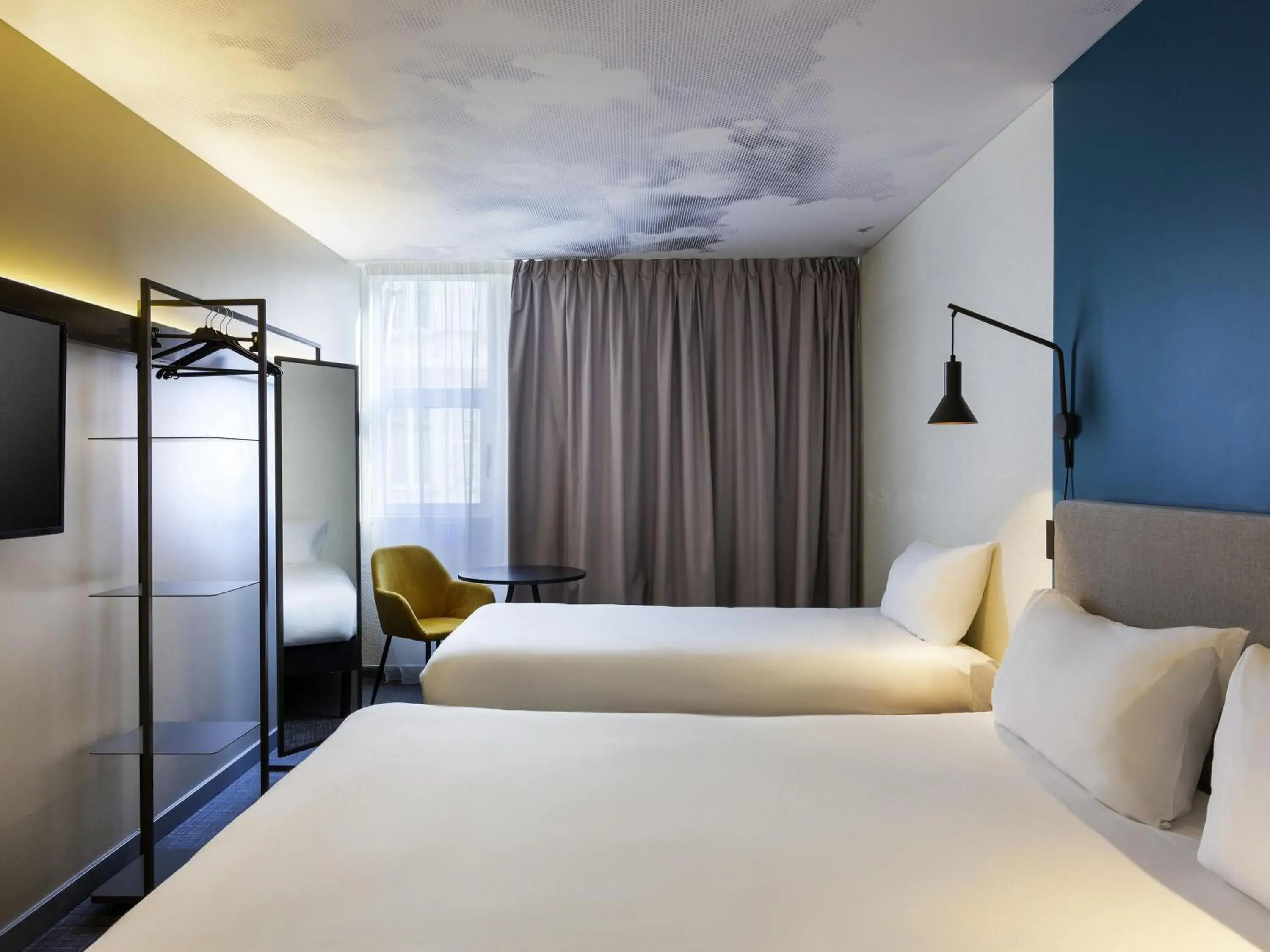 Bedroom, Bed in Ibis Marseille Centre Prefecture Bedroom, Bed in Ibis Marseille Centre Prefecture