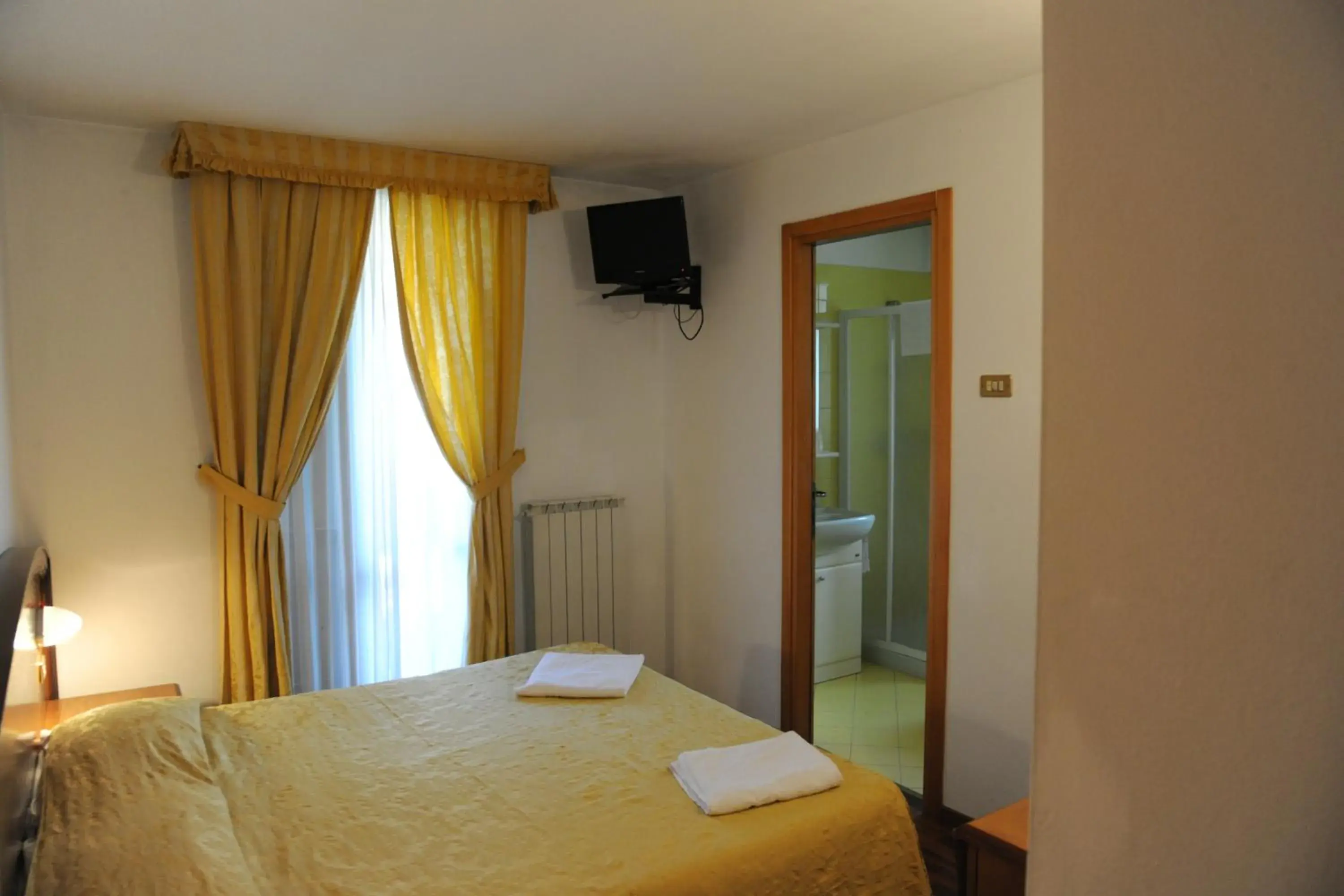 Double or Twin Room with Balcony - single occupancy in Hotel Posta Double or Twin Room with Balcony - single occupancy in Hotel Posta
