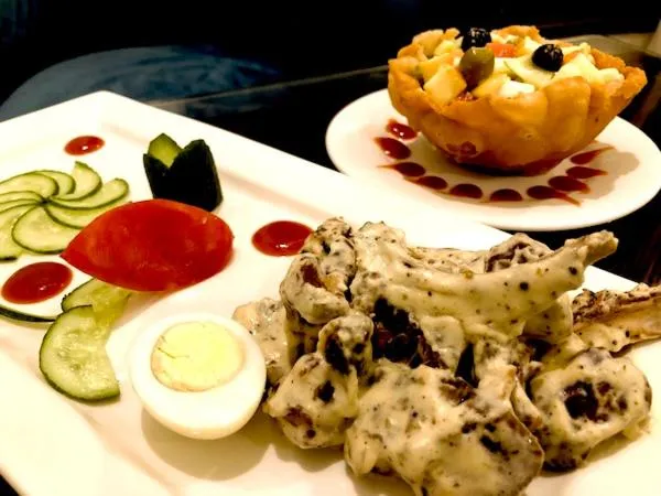 Restaurant/places to eat in Swat Palace Hotel By Northin