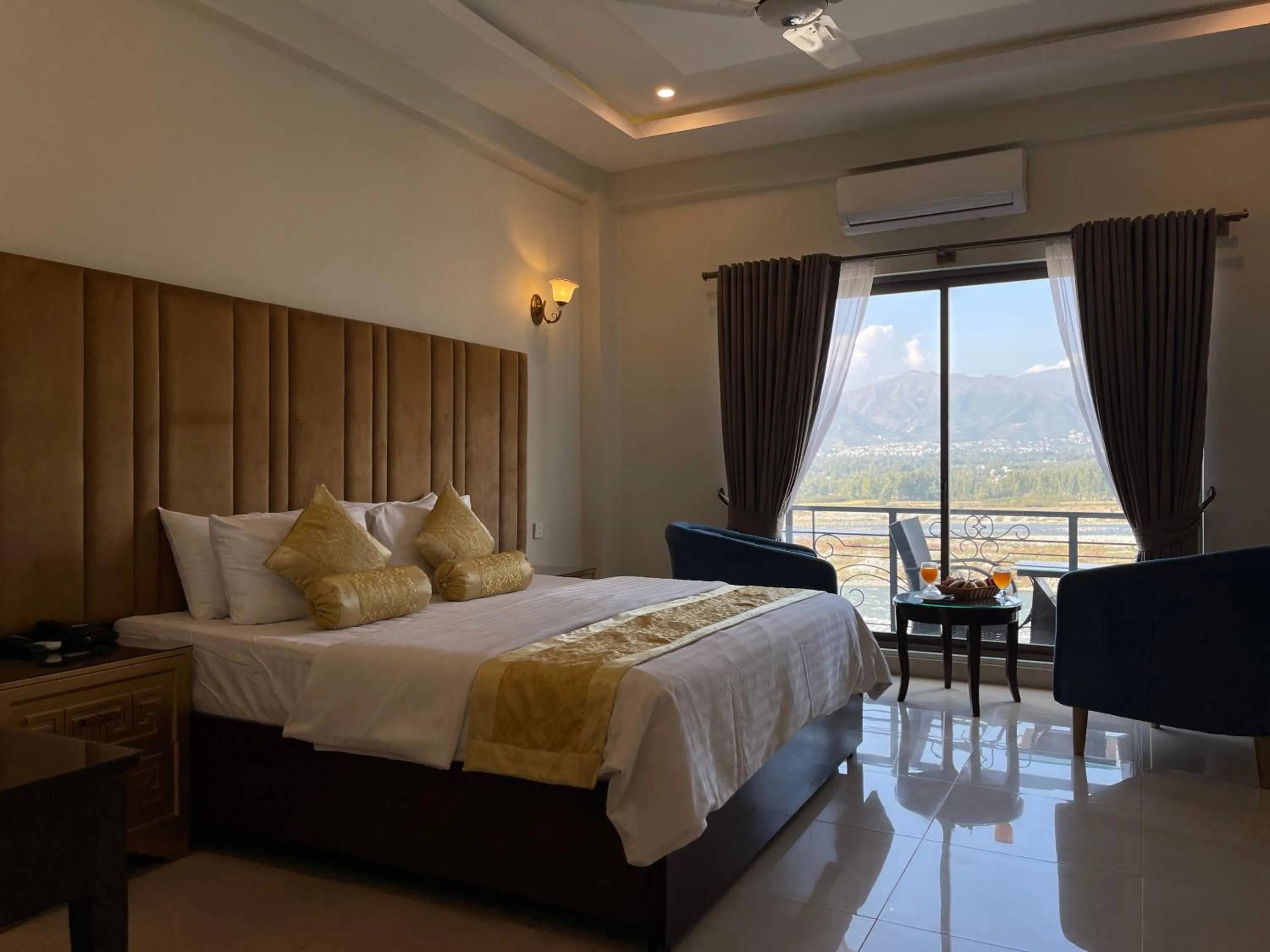 Bedroom, Bed in Swat Palace Hotel By Northin