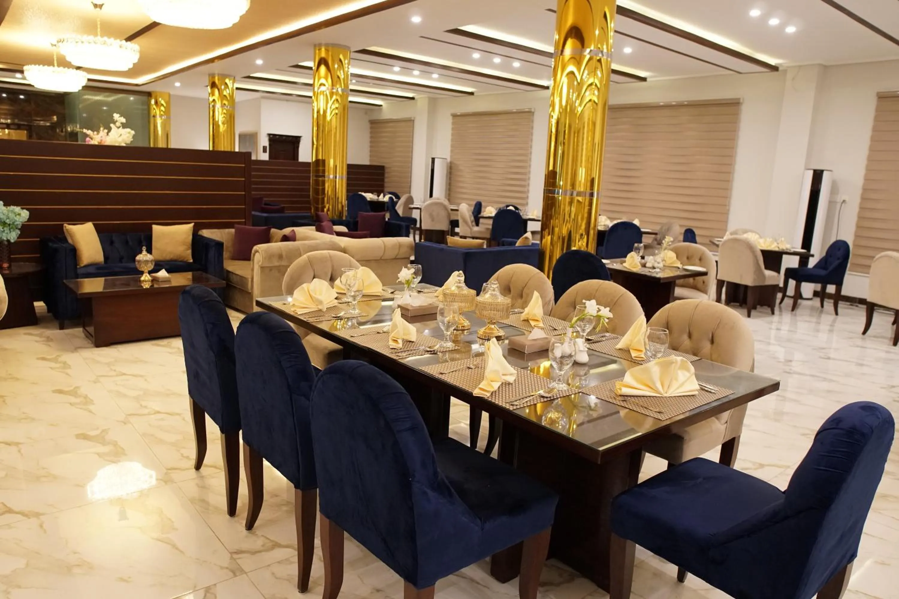 Restaurant/places to eat in Swat Palace Hotel By Northin