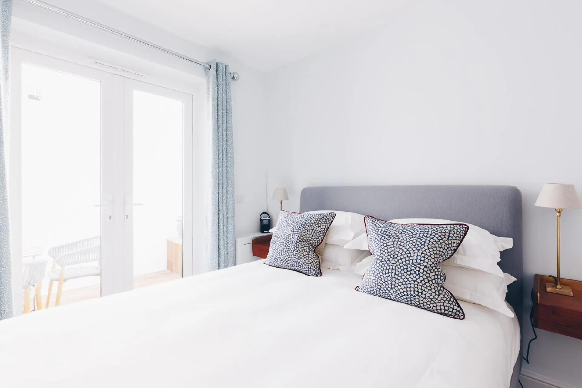 Bedroom, Bed in South Street Apartments