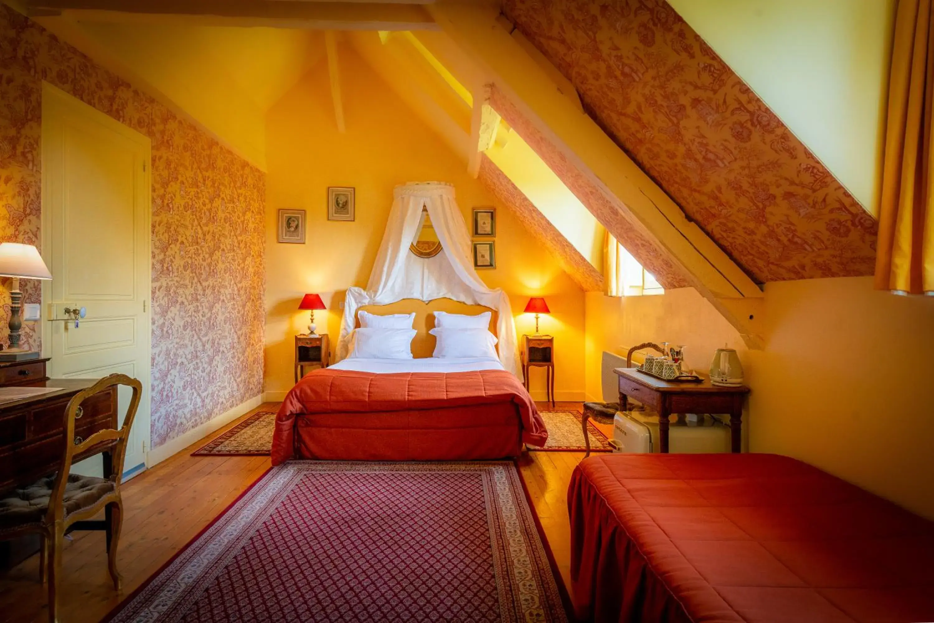 Double Room with Garden View in Le Moulin de Francueil Double Room with Garden View in Le Moulin de Francueil