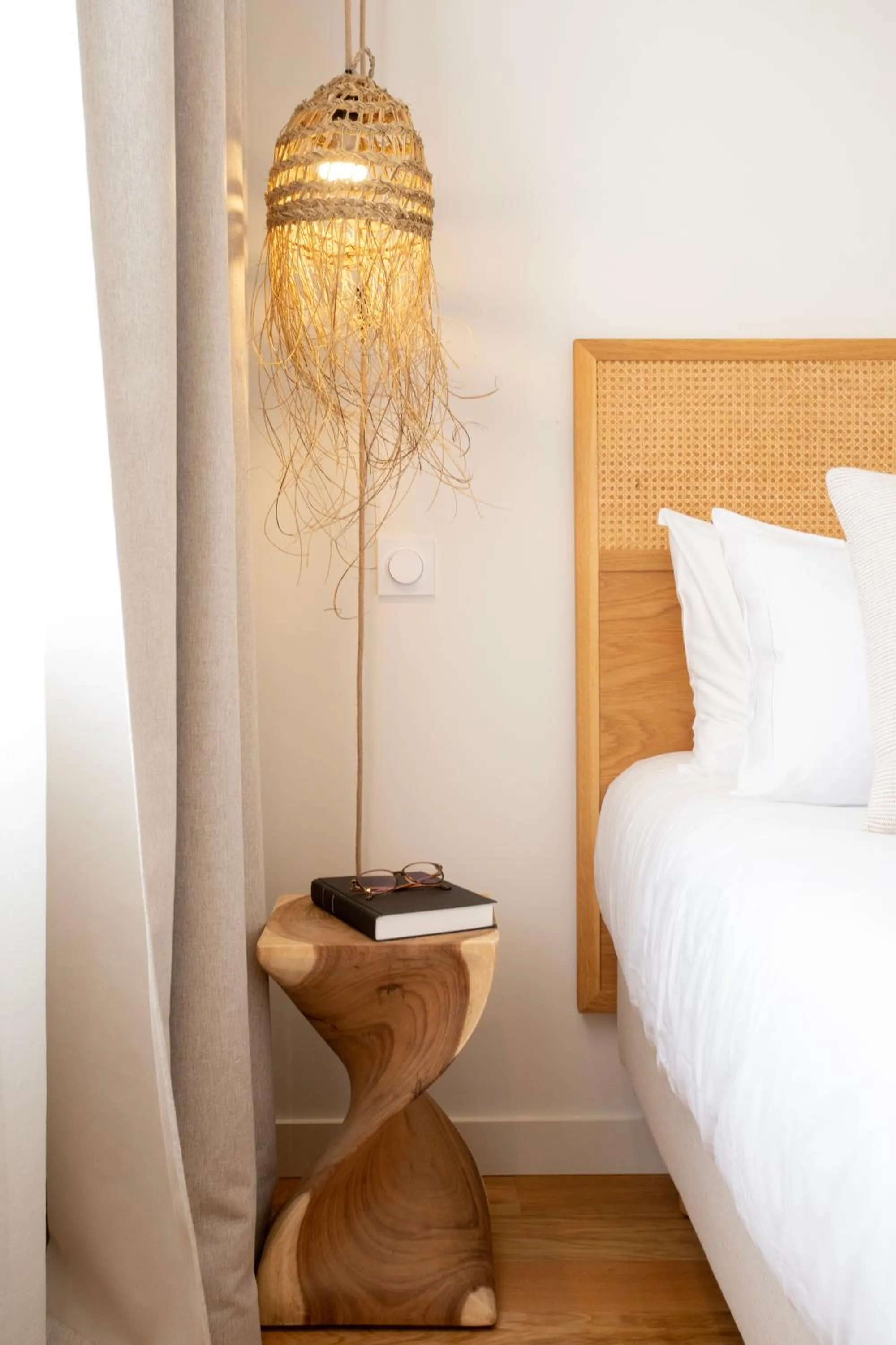 Photo of the whole room, Bed in Les Clés Secrètes