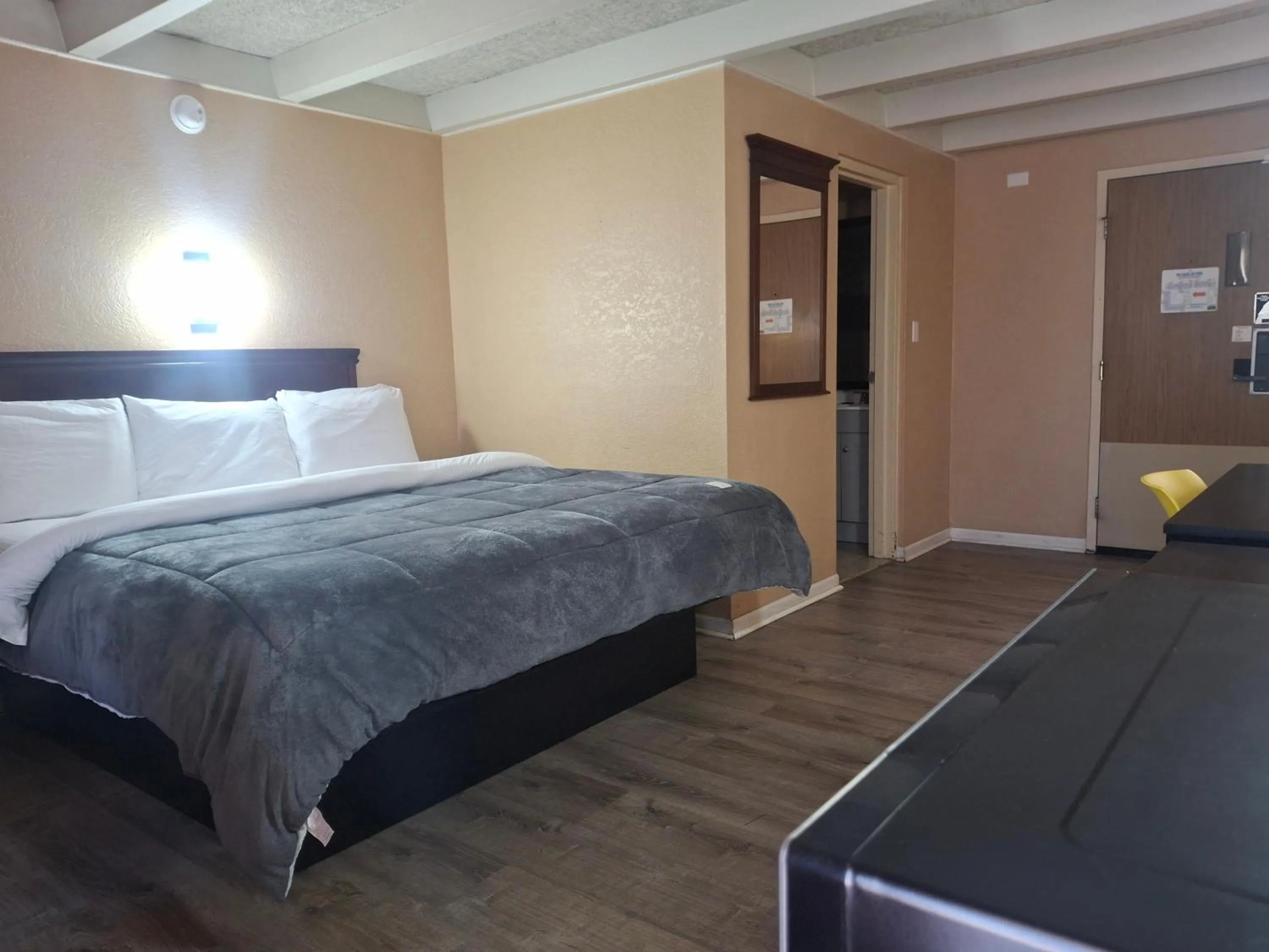 Photo of the whole room, Bed in Hotel Weston