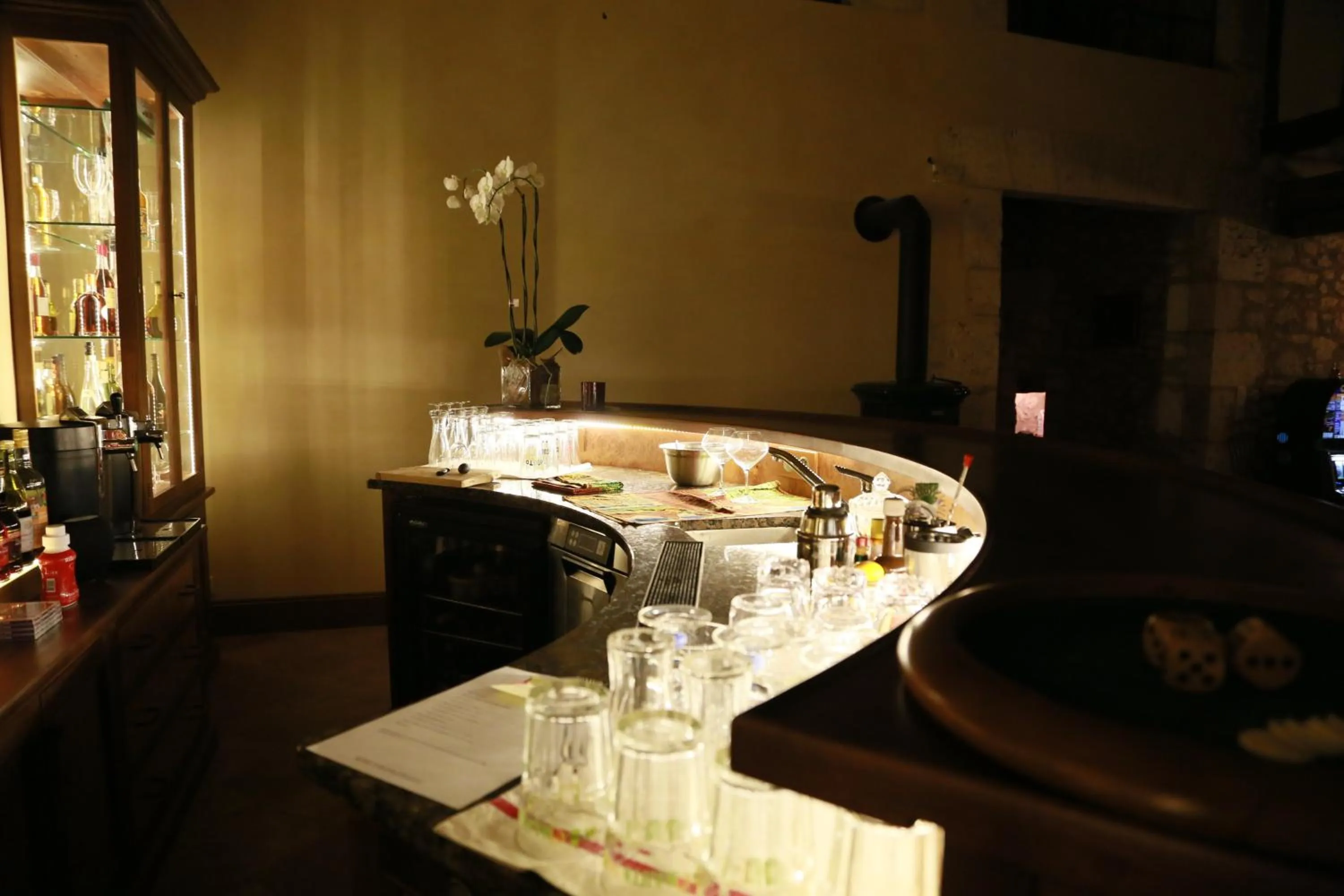 Lounge or bar in Chambres d'hôtes Domaine de Nazère