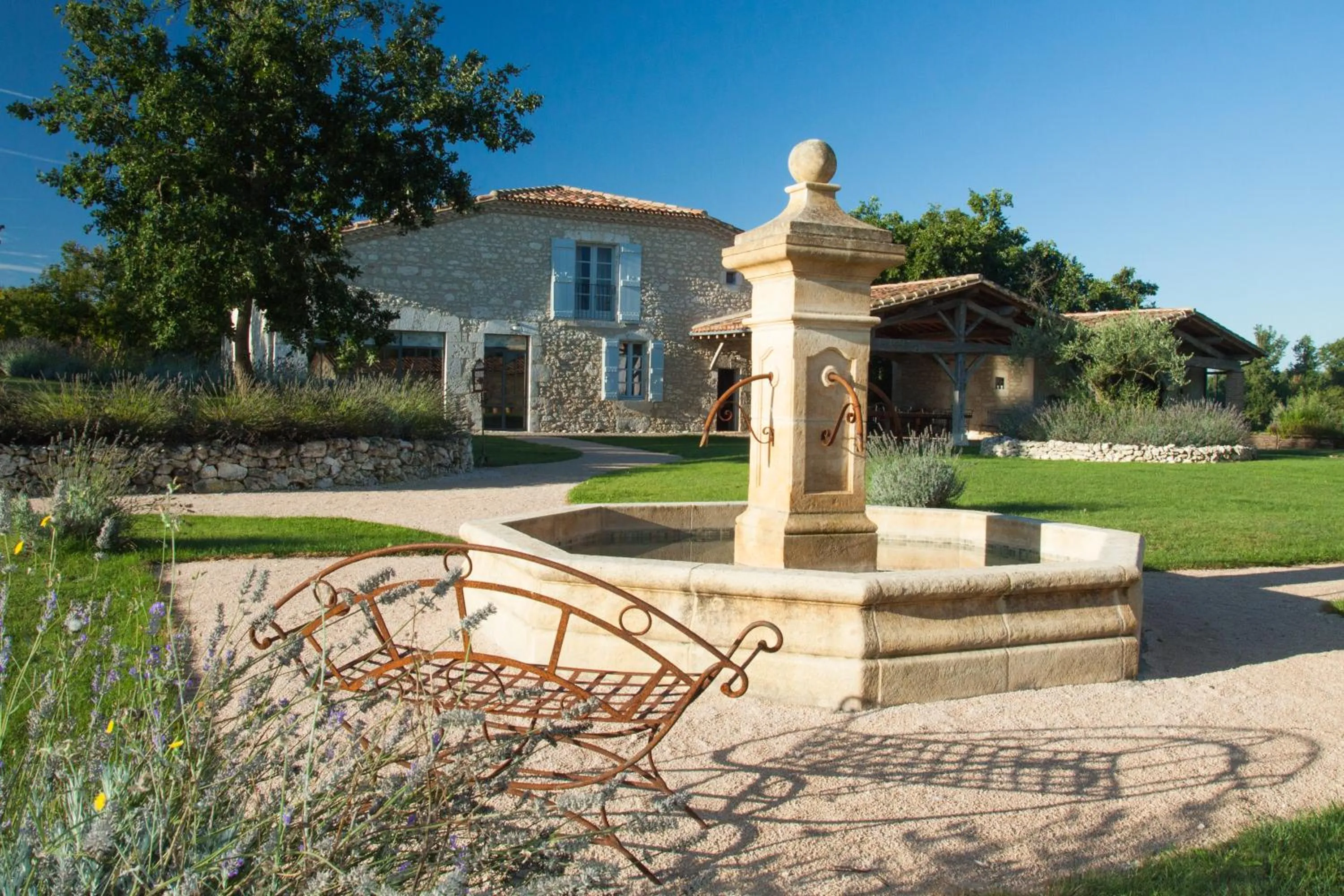 Property building in Chambres d'hôtes Domaine de Nazère