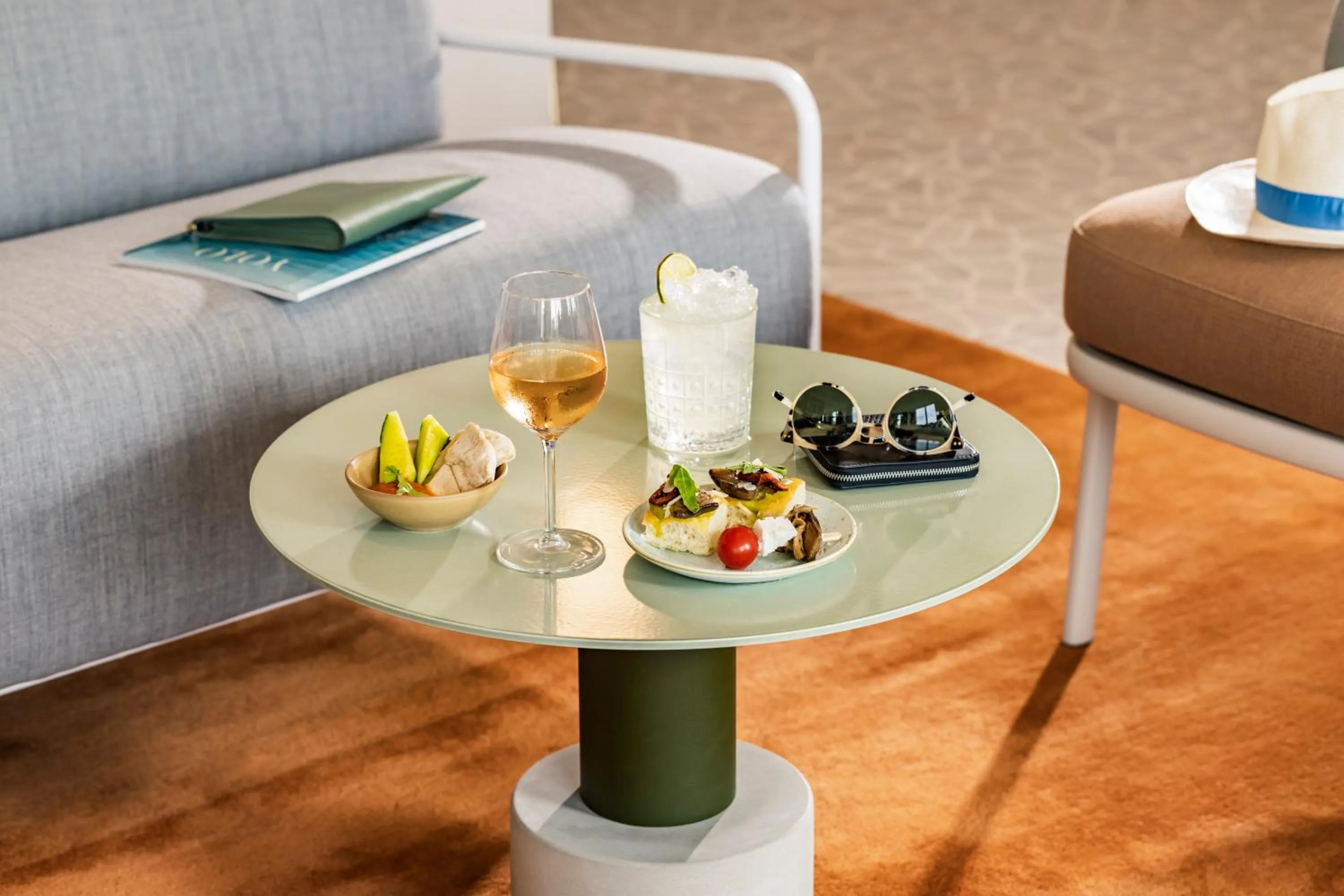 Lounge or bar in OKKO Hotels Nice Aéroport