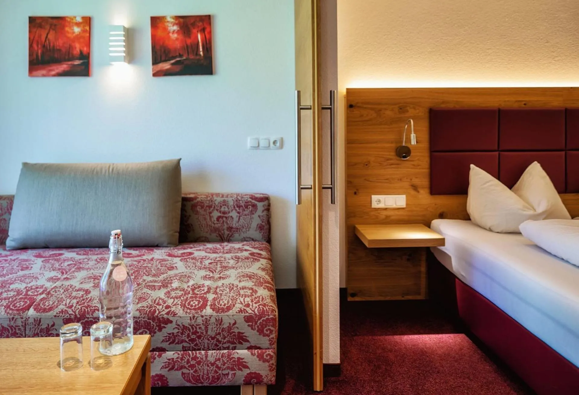 Living room, Bed in Natur-Genuss-Hotel Sonnasita