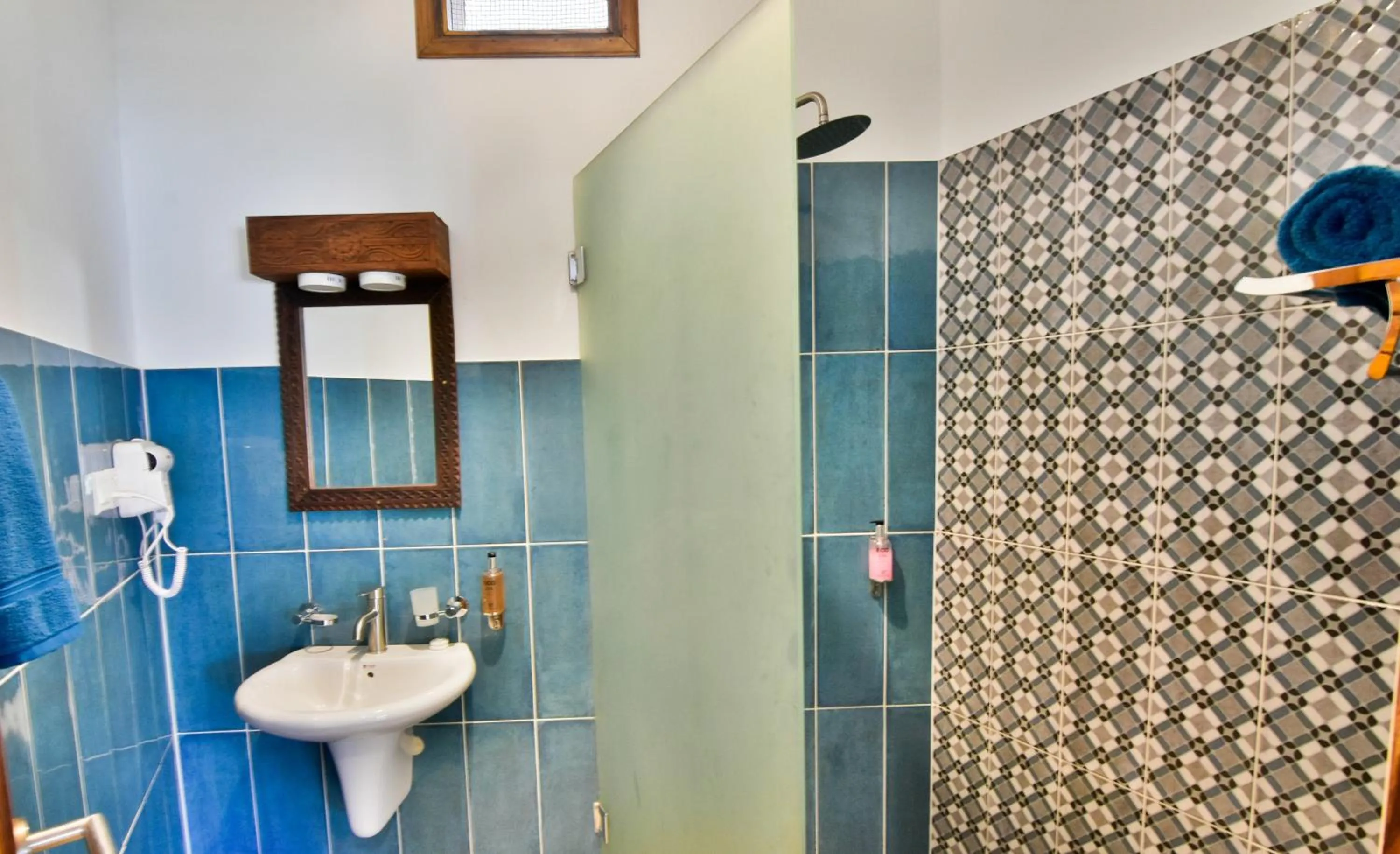 Bathroom in Kendwa Rocks Hotel