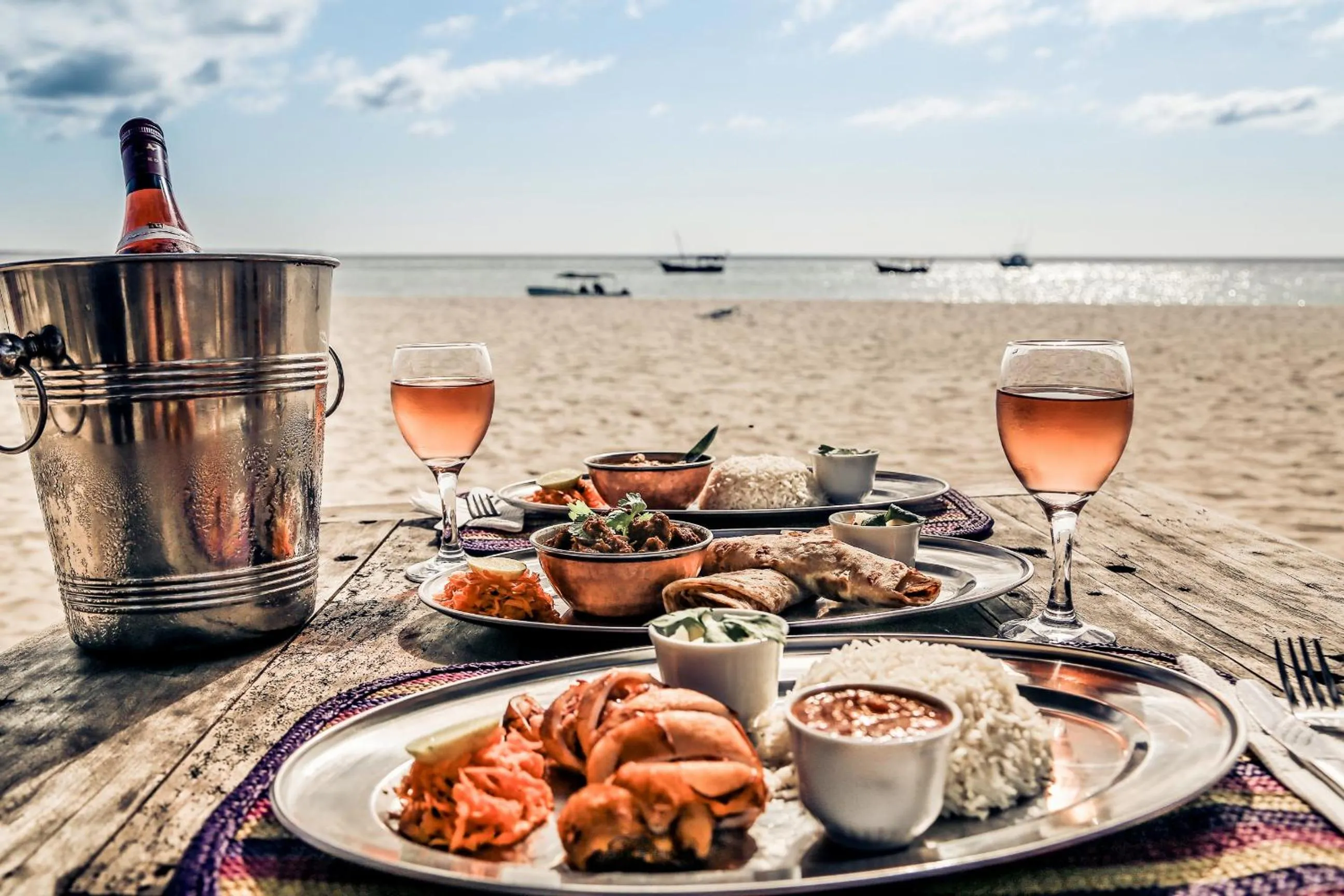 Restaurant/places to eat in Kendwa Rocks Hotel