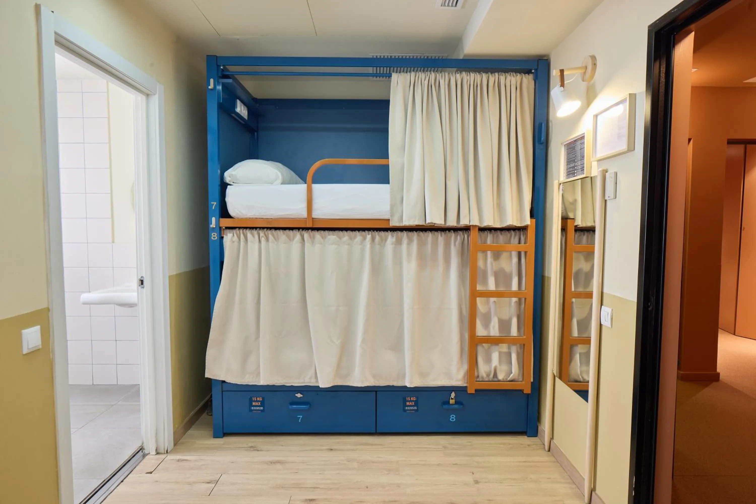 Bathroom, Bed in Latroupe Poblenou Beach