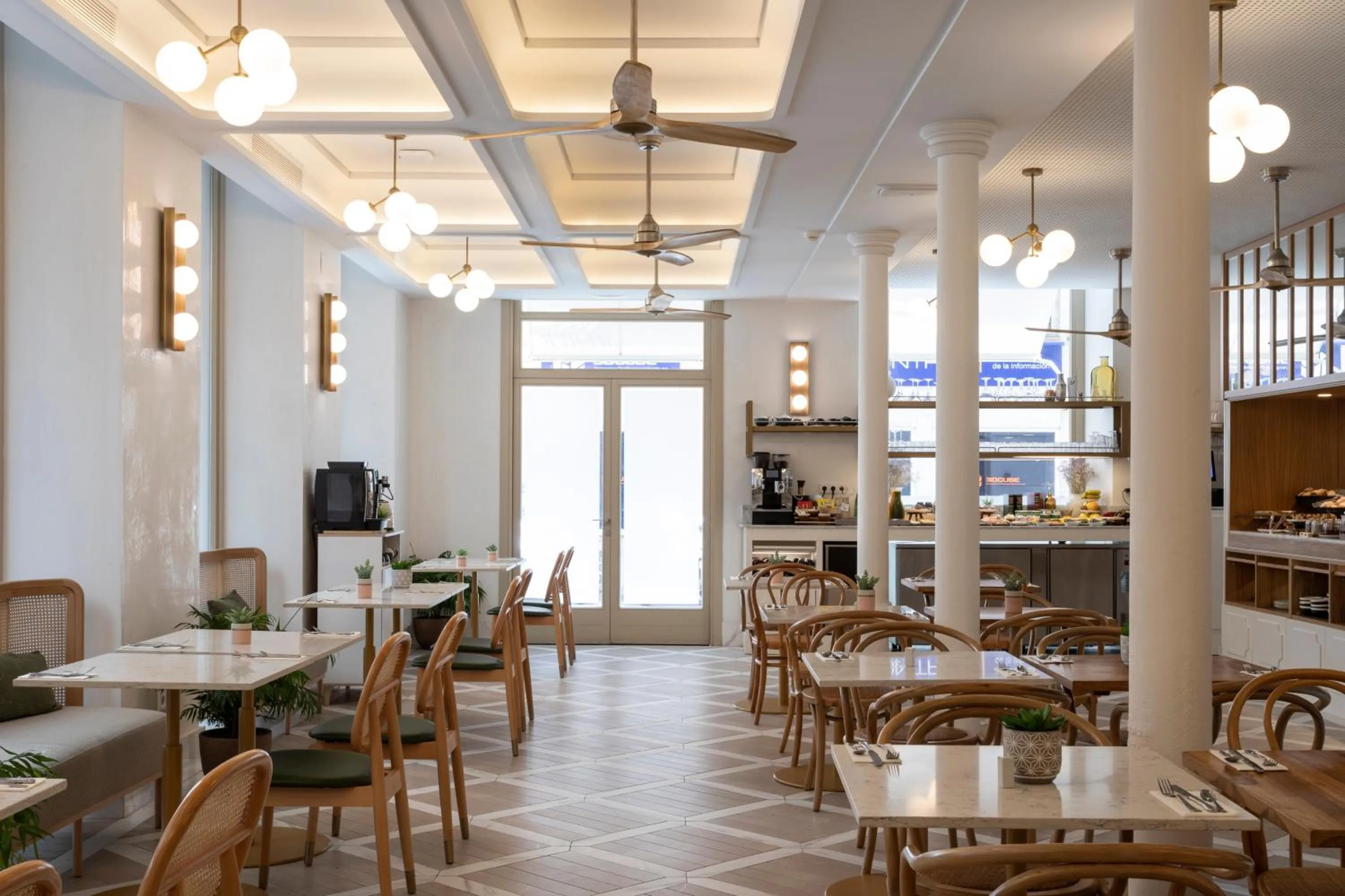 Restaurant/places to eat in ICON Malabar