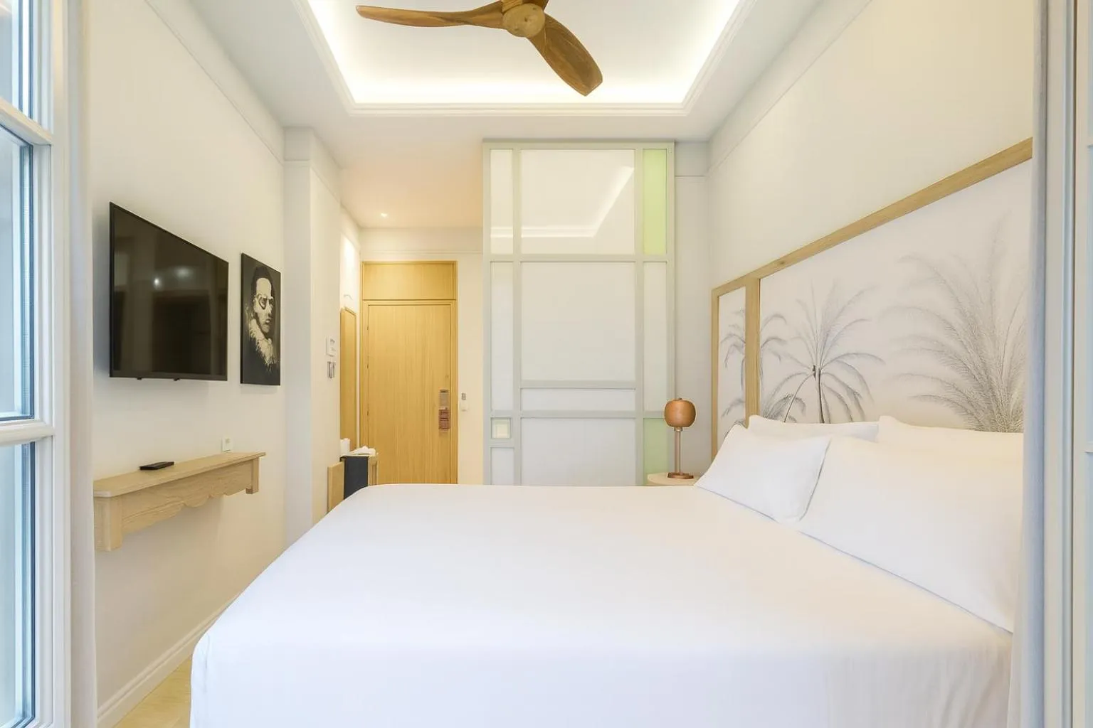 Bedroom, Bed in ICON Malabar