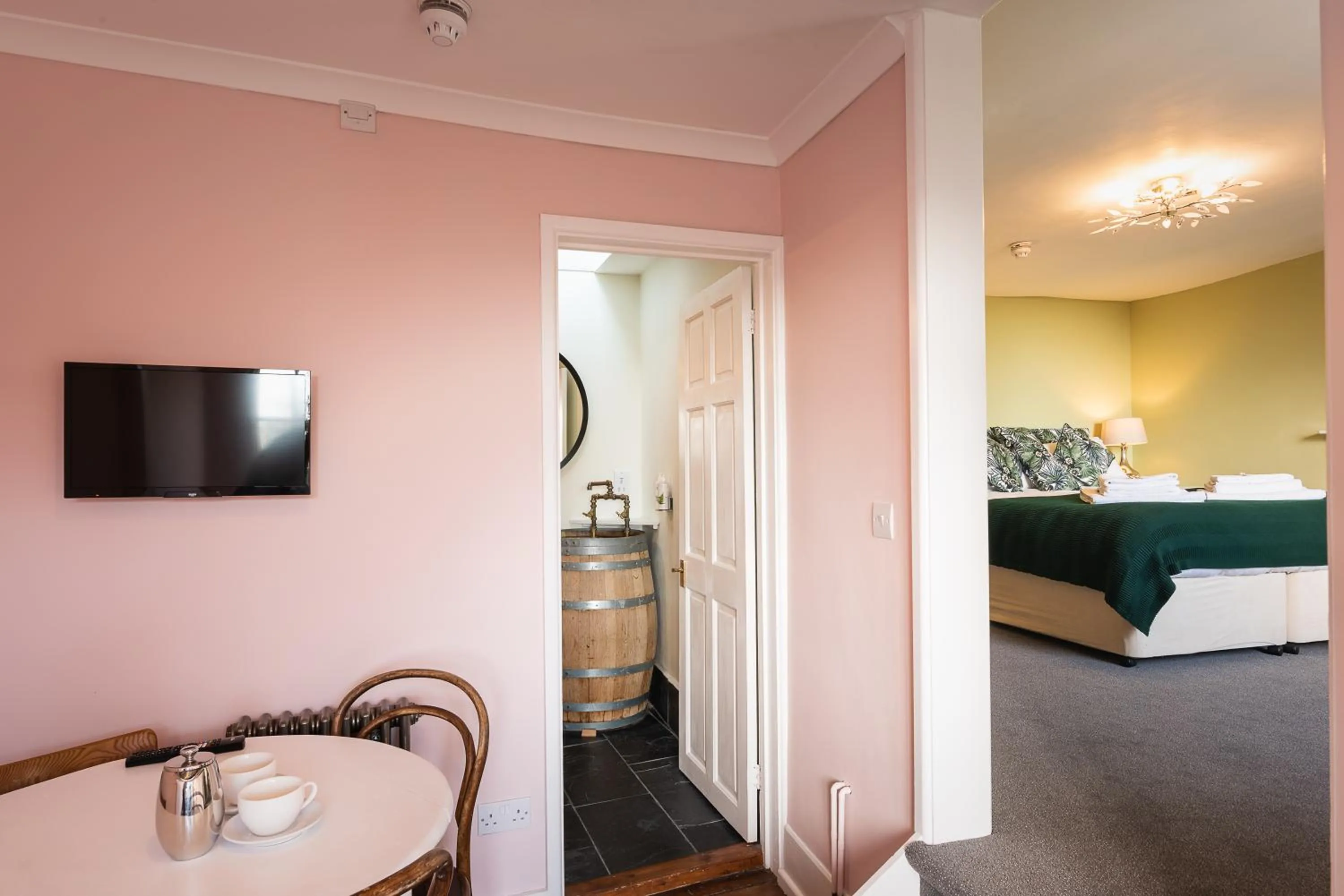 Bedroom, Bed in Lyme 1 Hotel