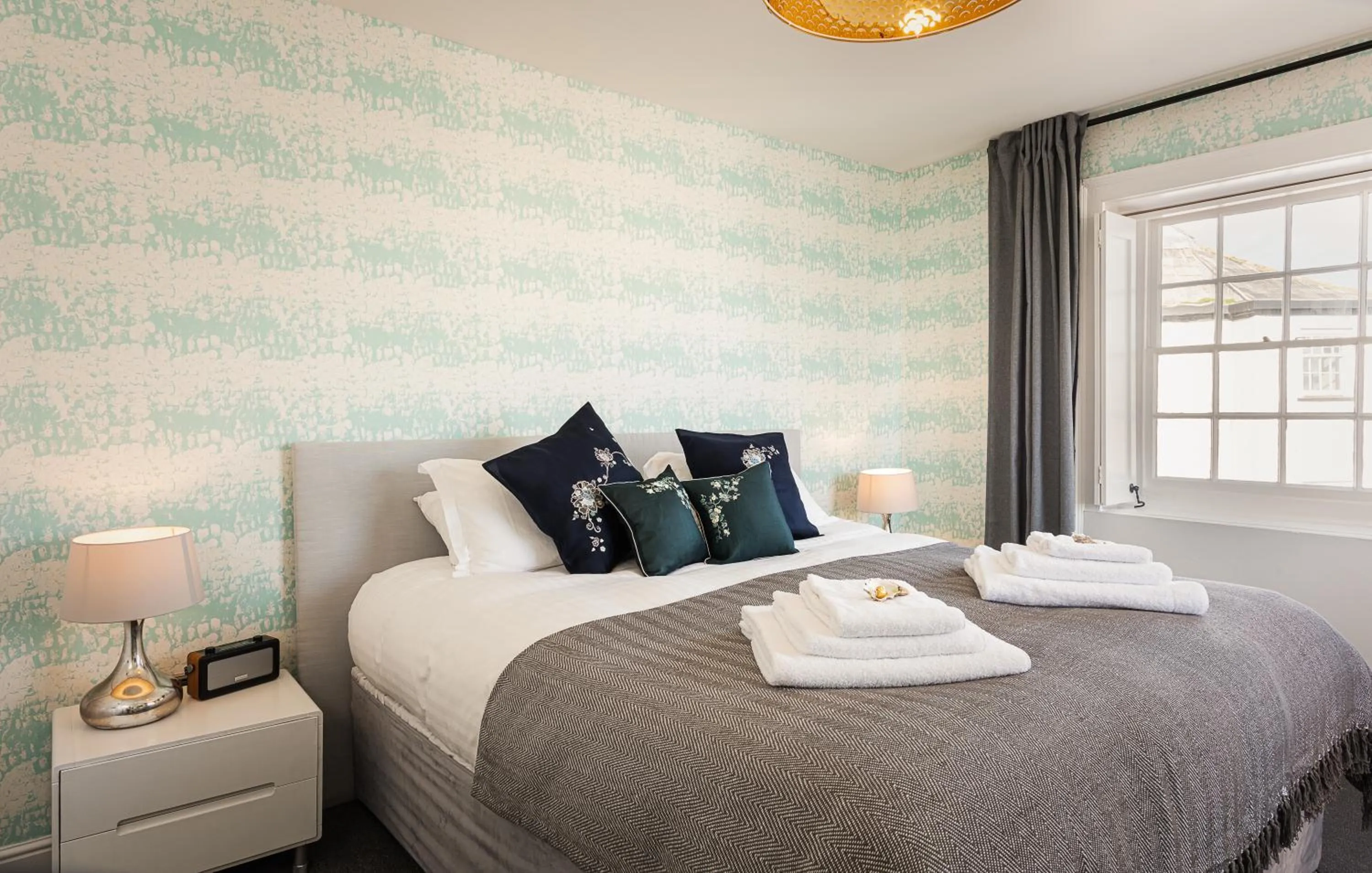 Bedroom, Bed in Lyme 1 Hotel