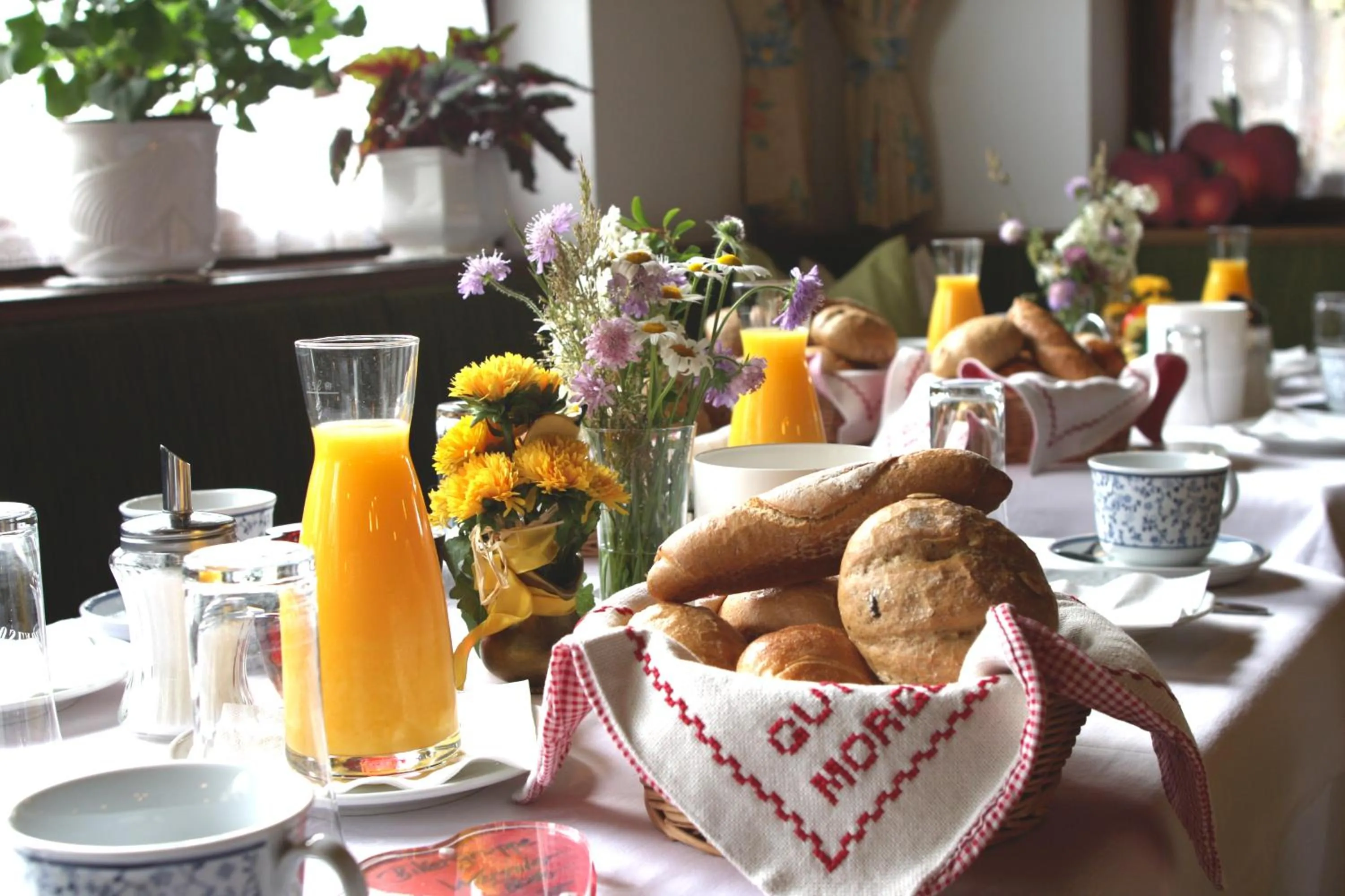 Restaurant/places to eat in Kraners Alpenhof BIO Bed and Breakfast Pension