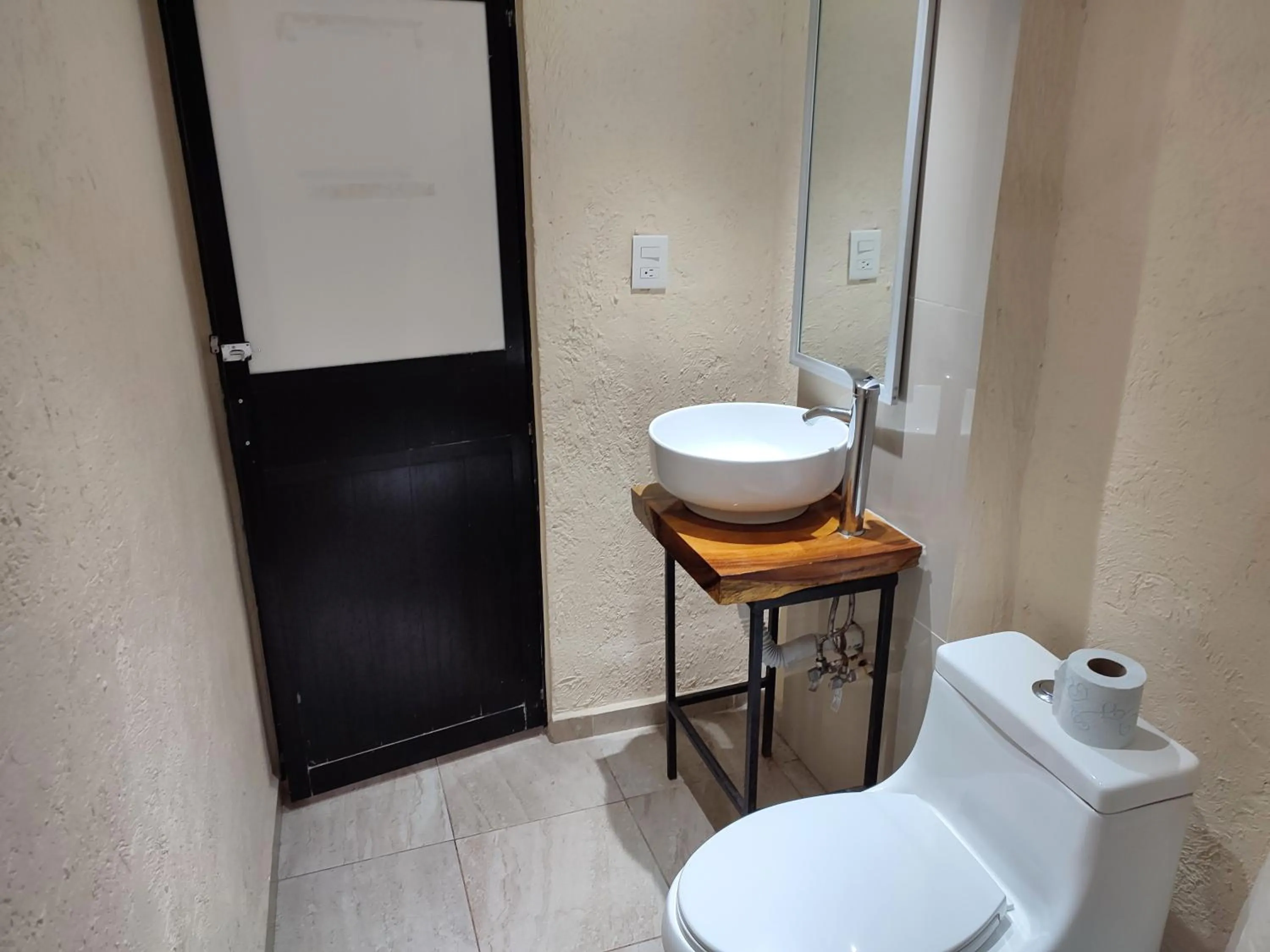 Toilet in Ashly Boulevard