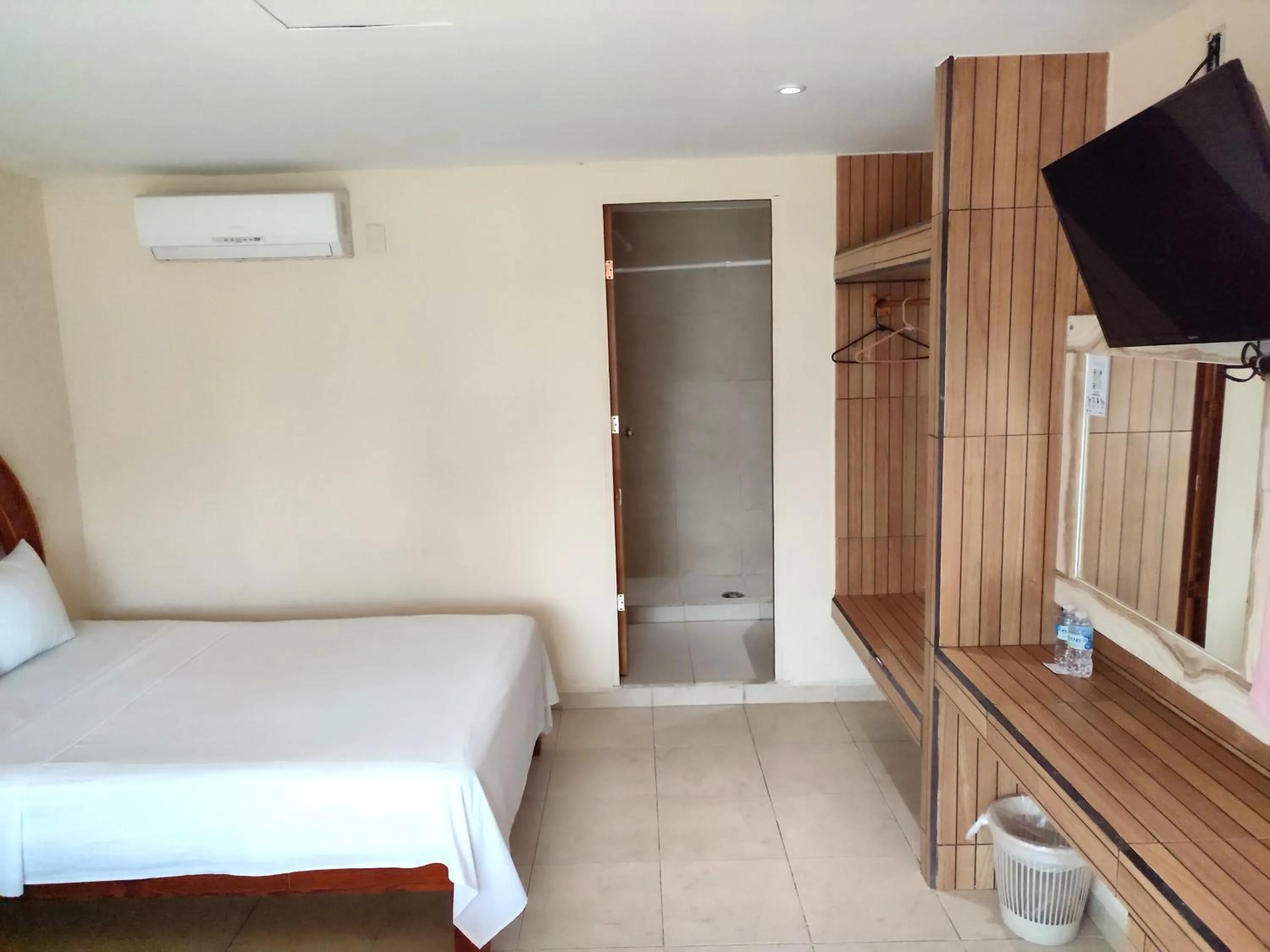 Bed in Ashly Boulevard