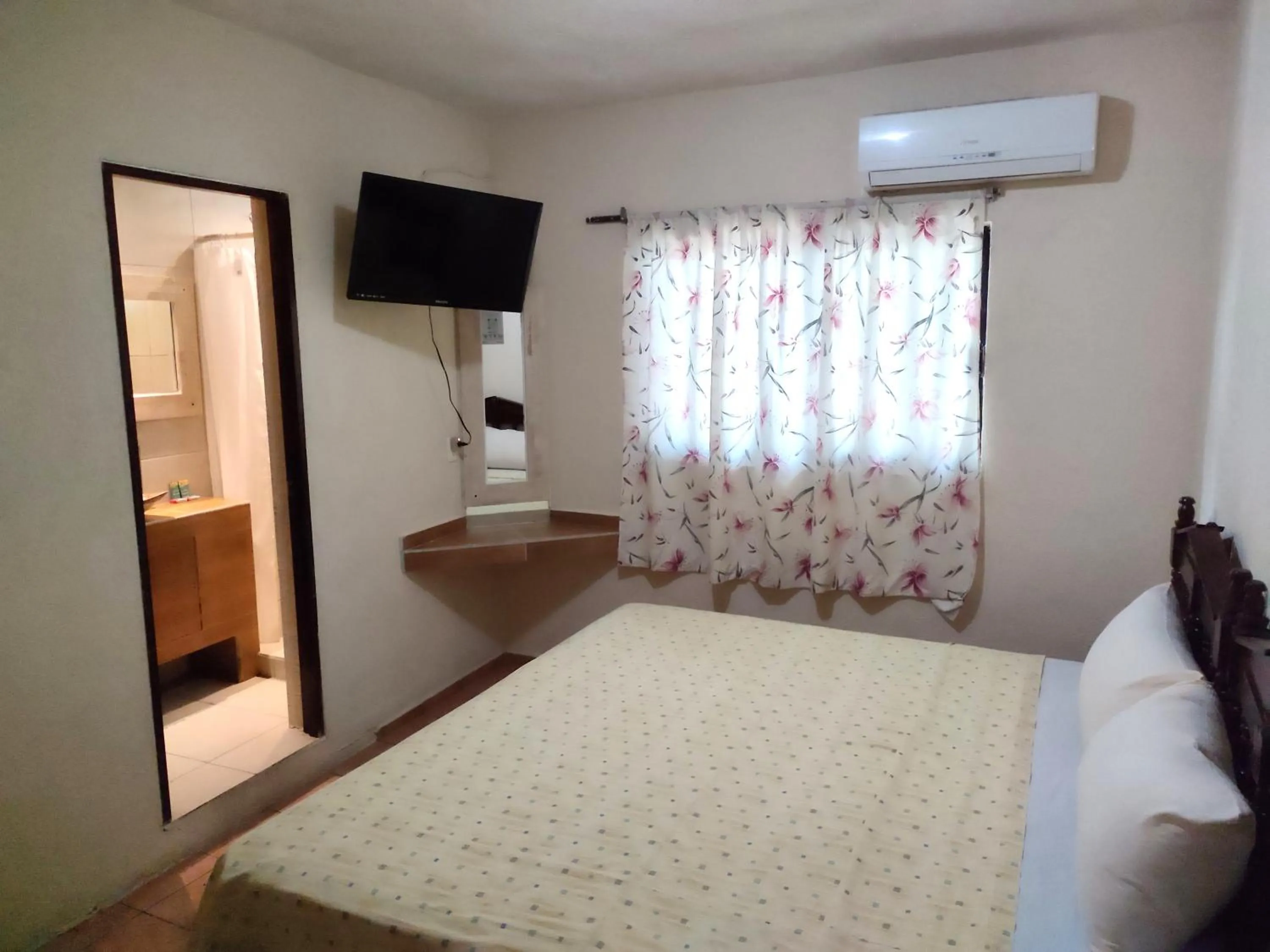 Bed in Ashly Boulevard