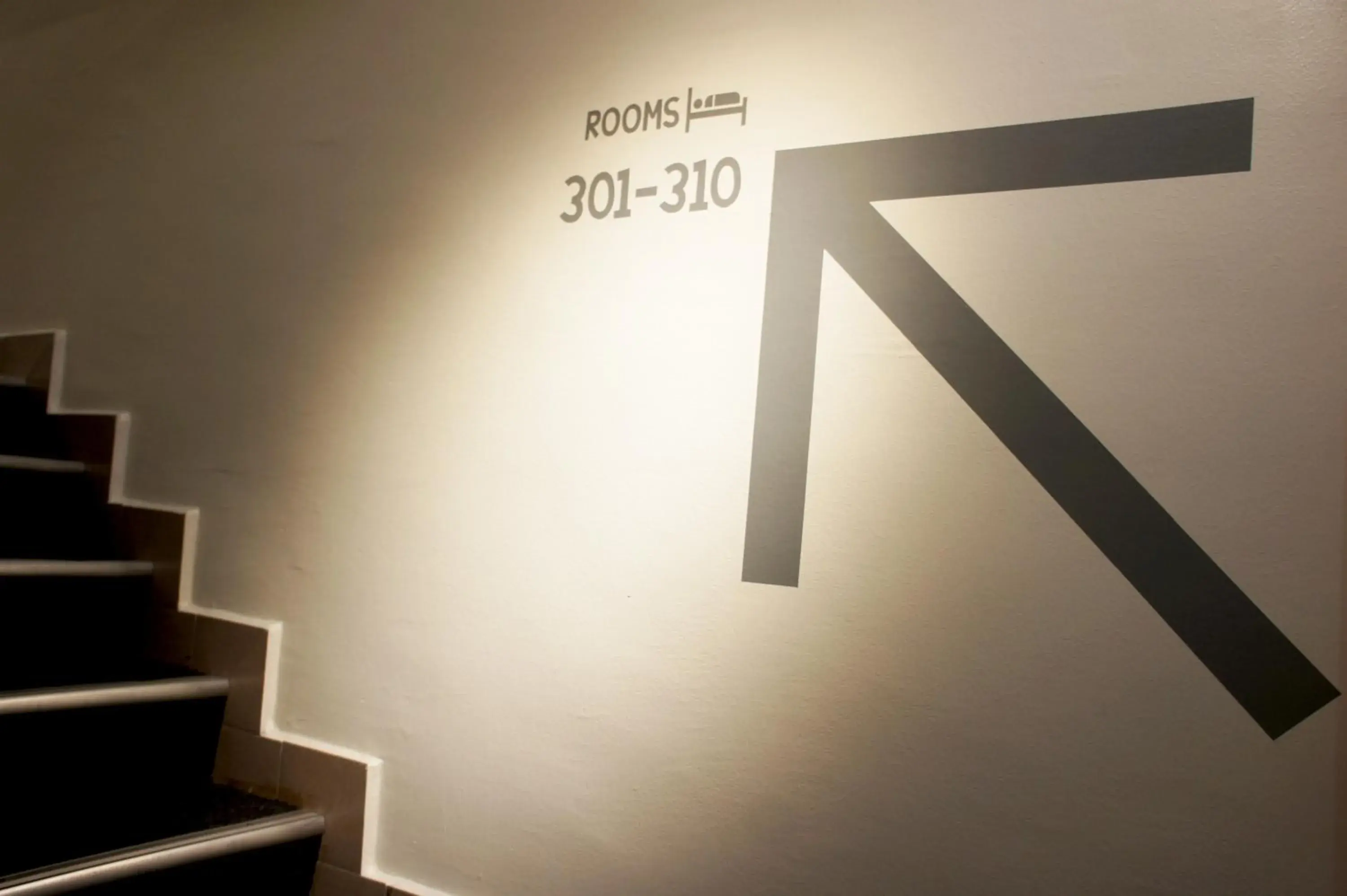 Facade/entrance in Maple Inn Facade/entrance in Maple Inn