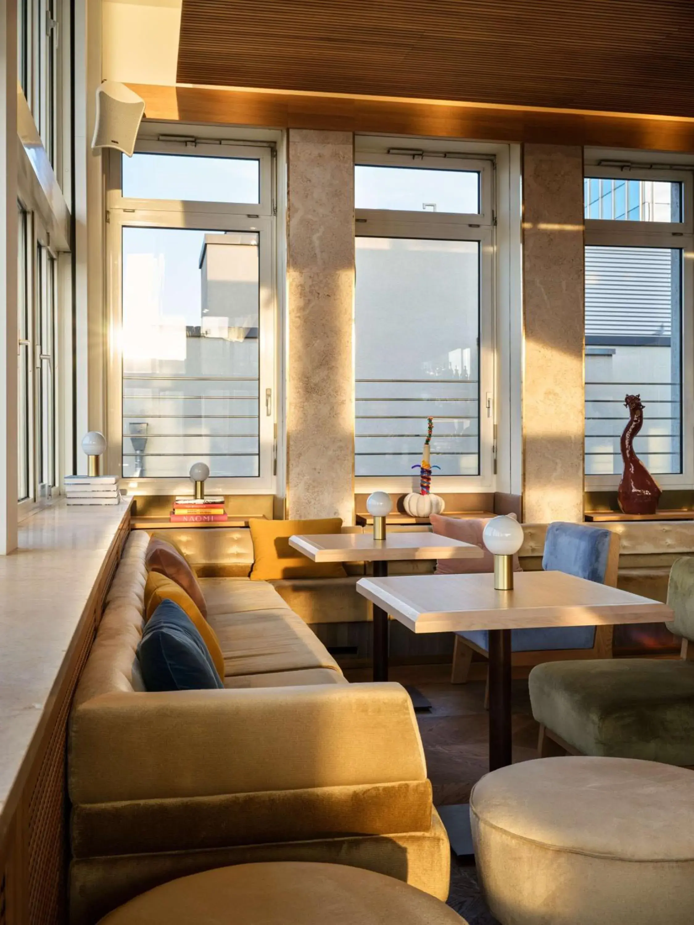 Lounge or bar in Flemings Selection Hotel Frankfurt-City Lounge or bar in Flemings Selection Hotel Frankfurt-City