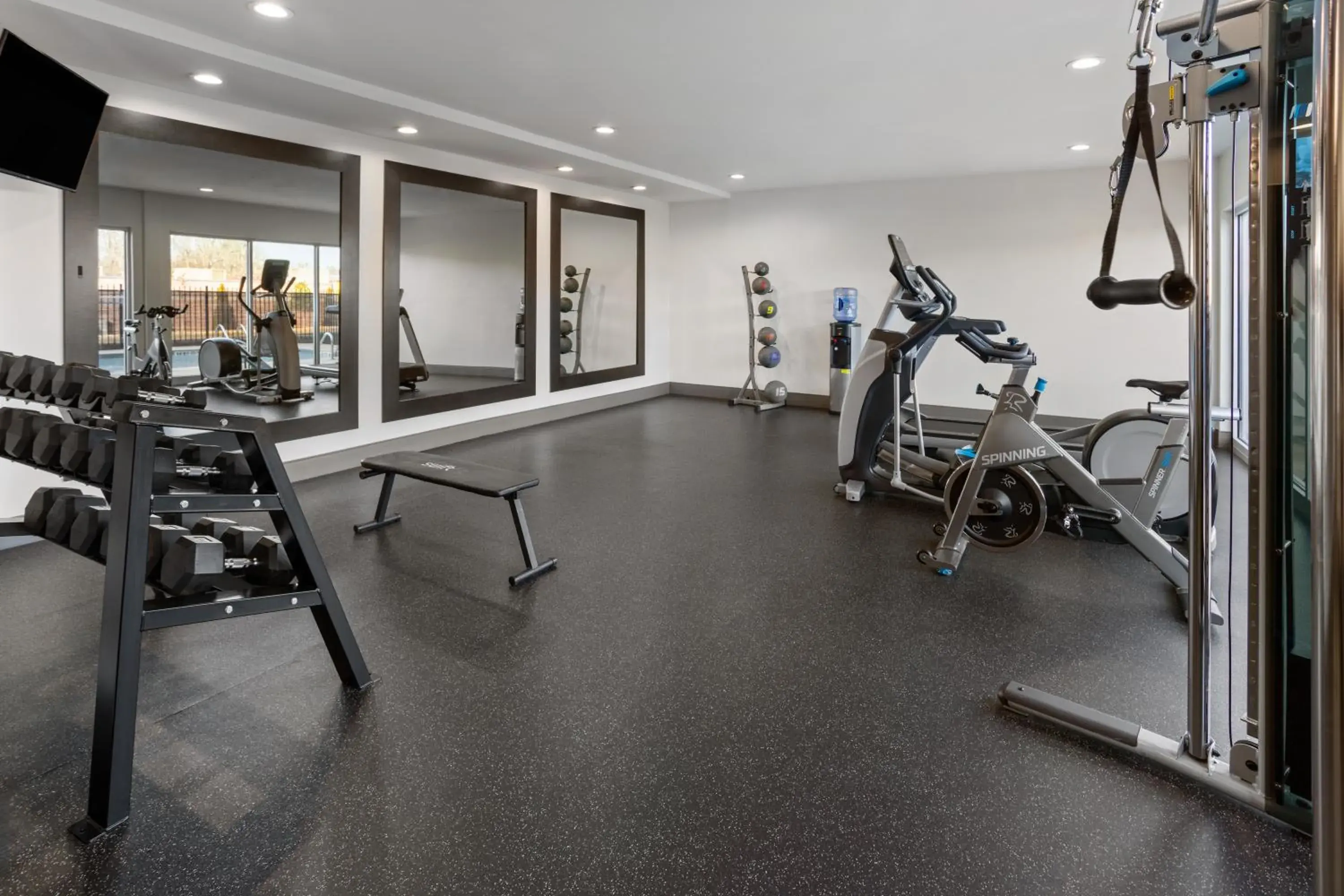 Fitness centre/facilities in La Quinta Inn & Suites by Wyndham Locust Grove Fitness centre/facilities in La Quinta Inn & Suites by Wyndham Locust Grove